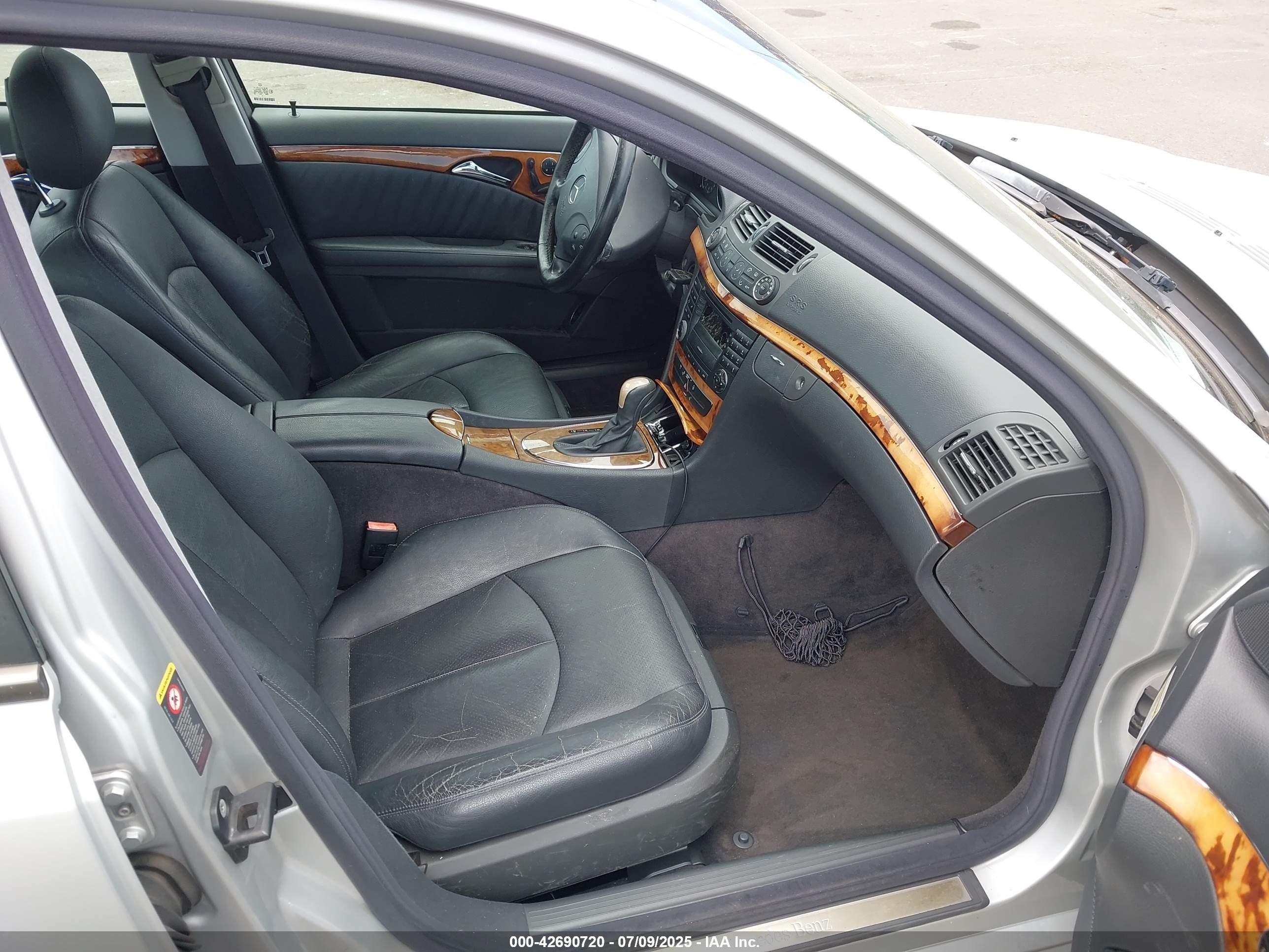 2003 Mercedes-benz E 320   White vin: WDBUF65J53A187902