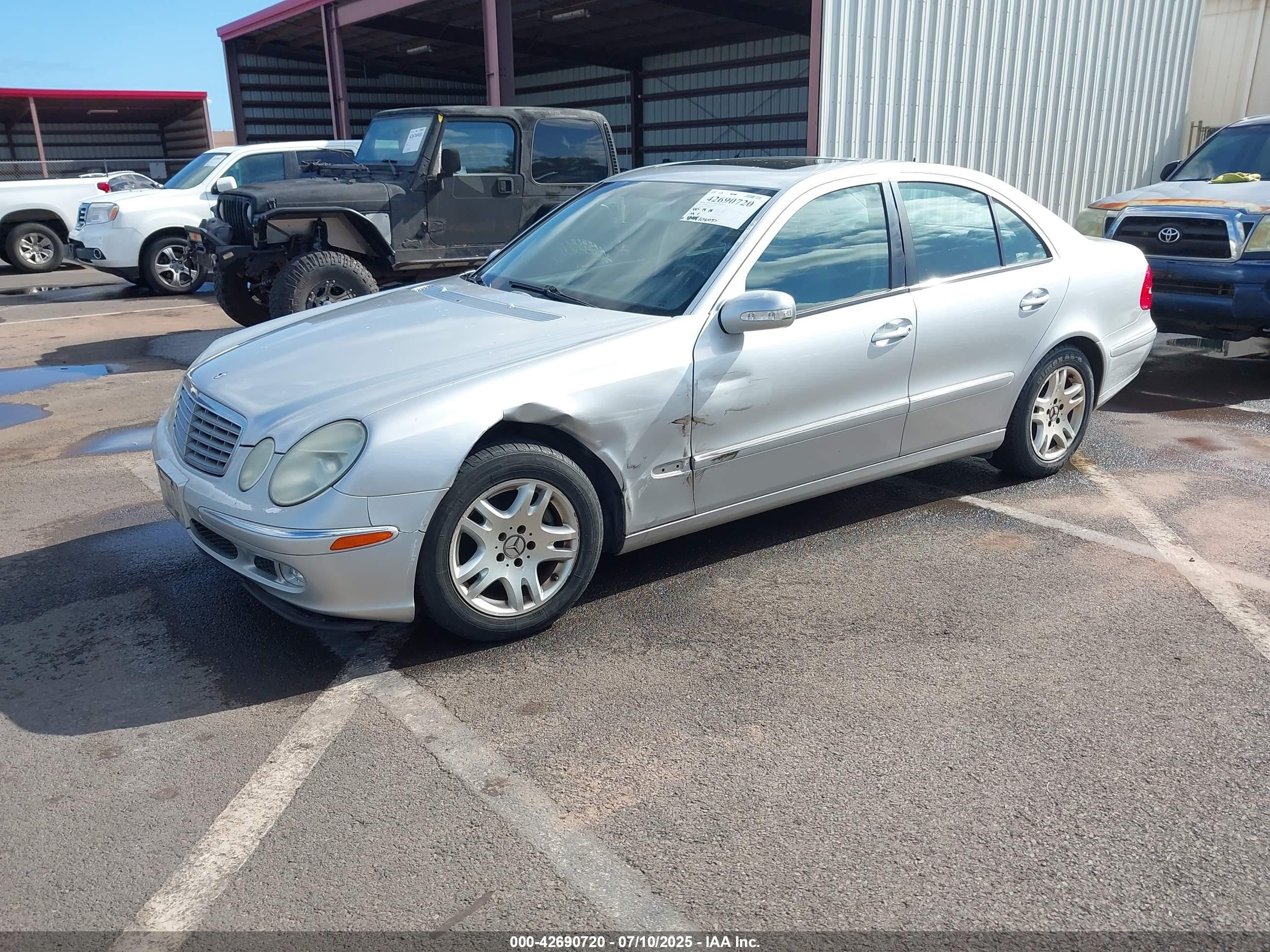 2003 Mercedes-benz E 320   White vin: WDBUF65J53A187902