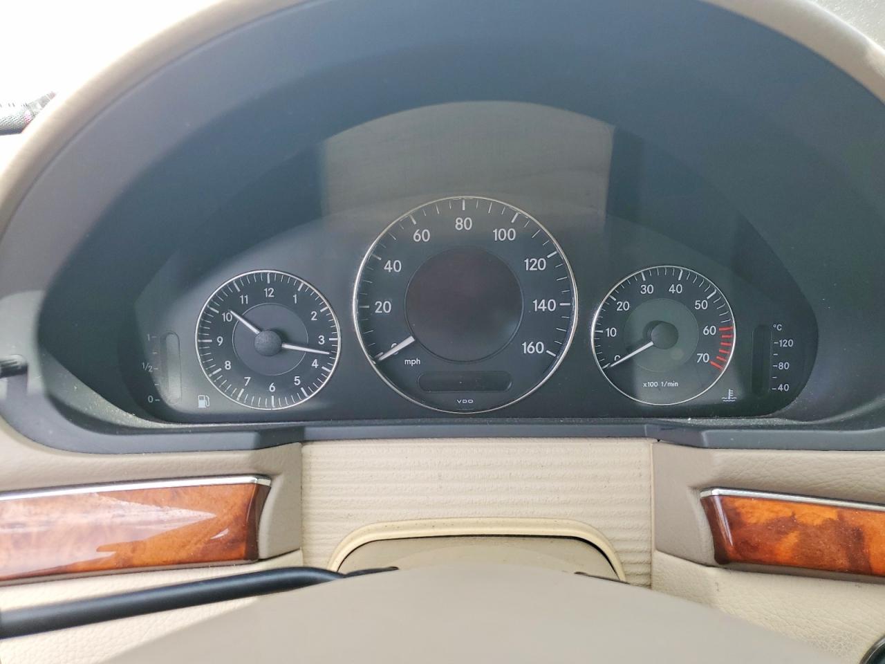 2003 Mercedes-benz E 320 White vin: WDBUF65J53X110492