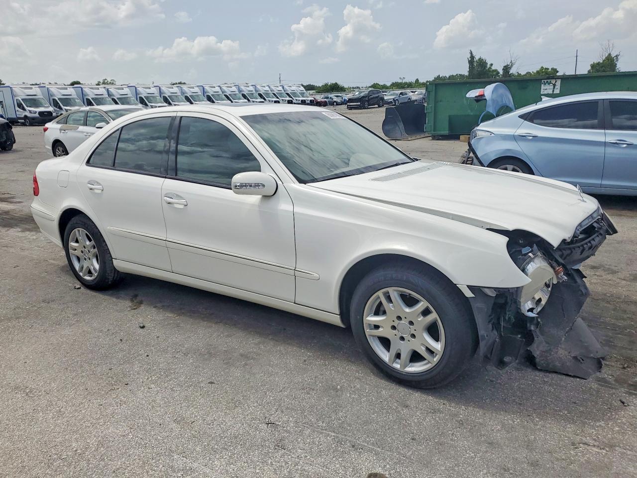 2003 Mercedes-benz E 320 White vin: WDBUF65J53X110492