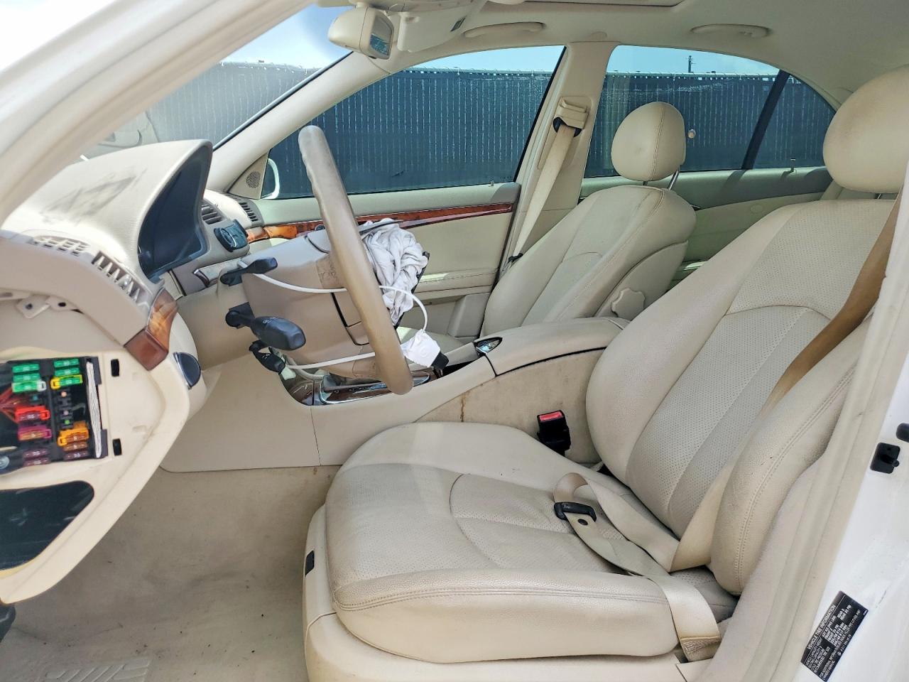 2003 Mercedes-benz E 320 White vin: WDBUF65J53X110492