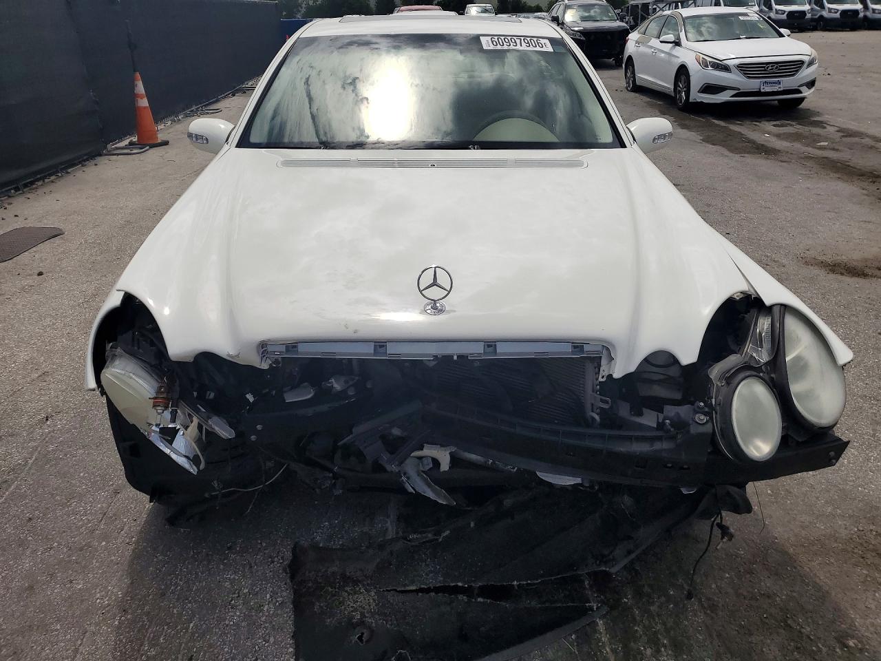 2003 Mercedes-benz E 320 White vin: WDBUF65J53X110492
