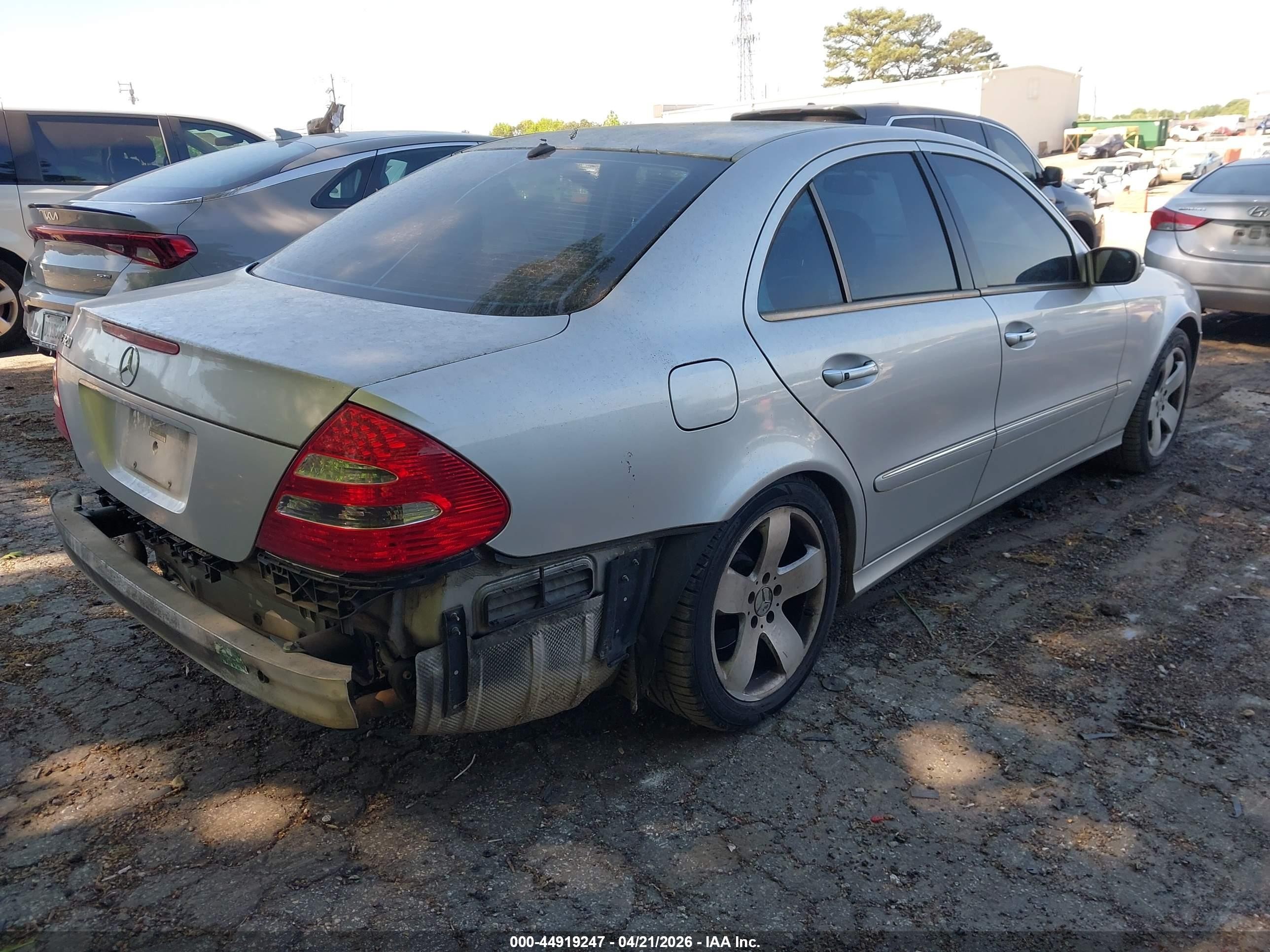 2005 Mercedes-benz E 320   Silver vin: WDBUF65J55A667375