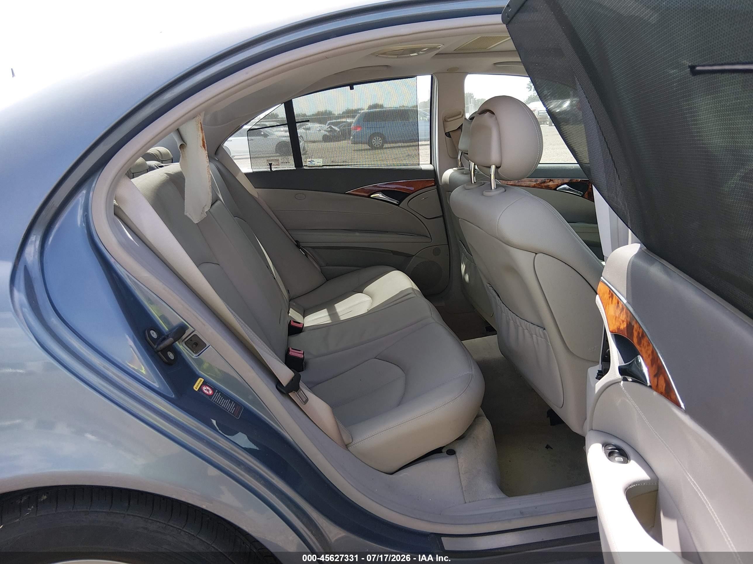 2005 Mercedes-benz E 320   Blue vin: WDBUF65J55A710550