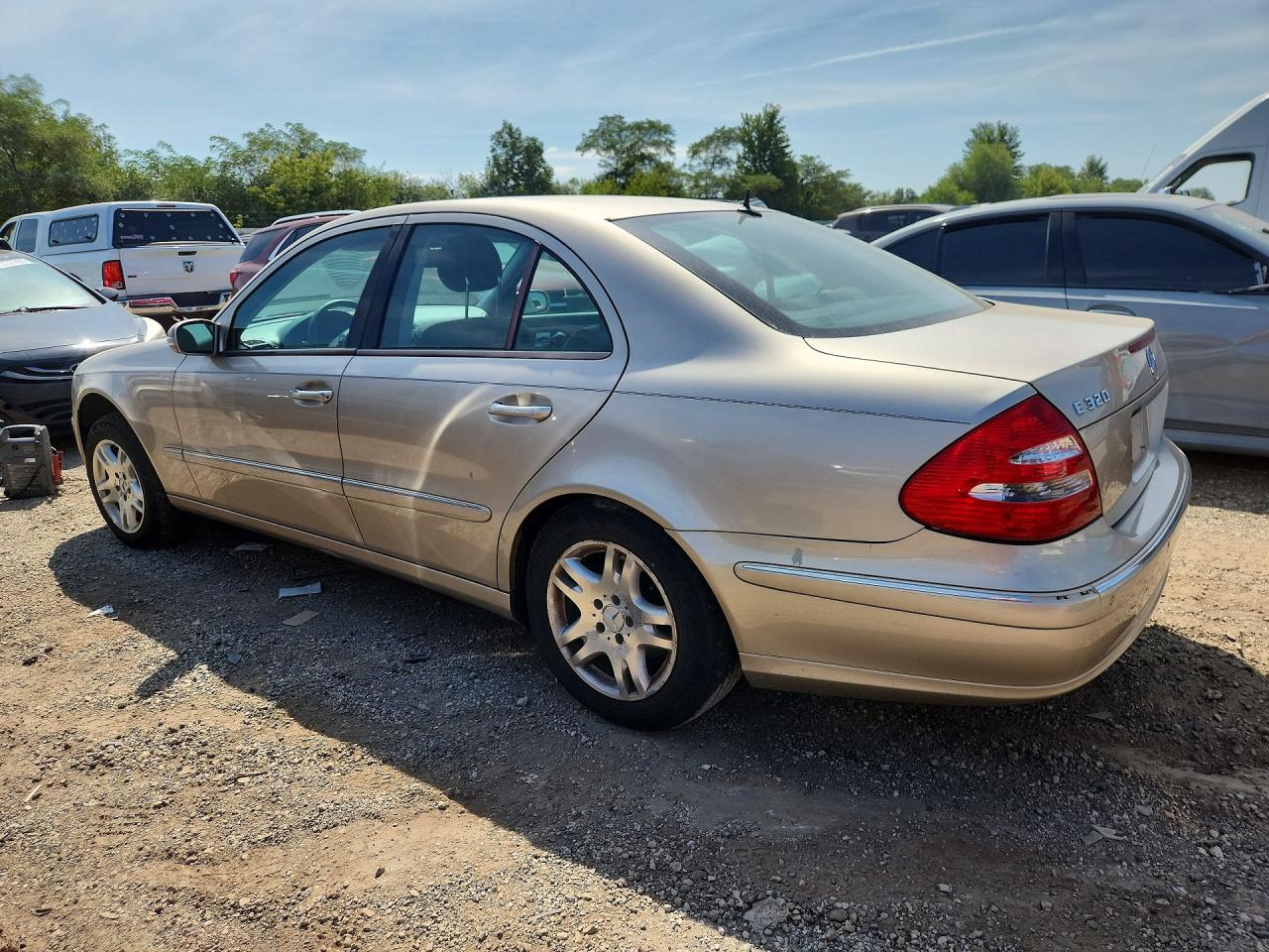 2004 Mercedes-benz E 320 Gold vin: WDBUF65J64A509318