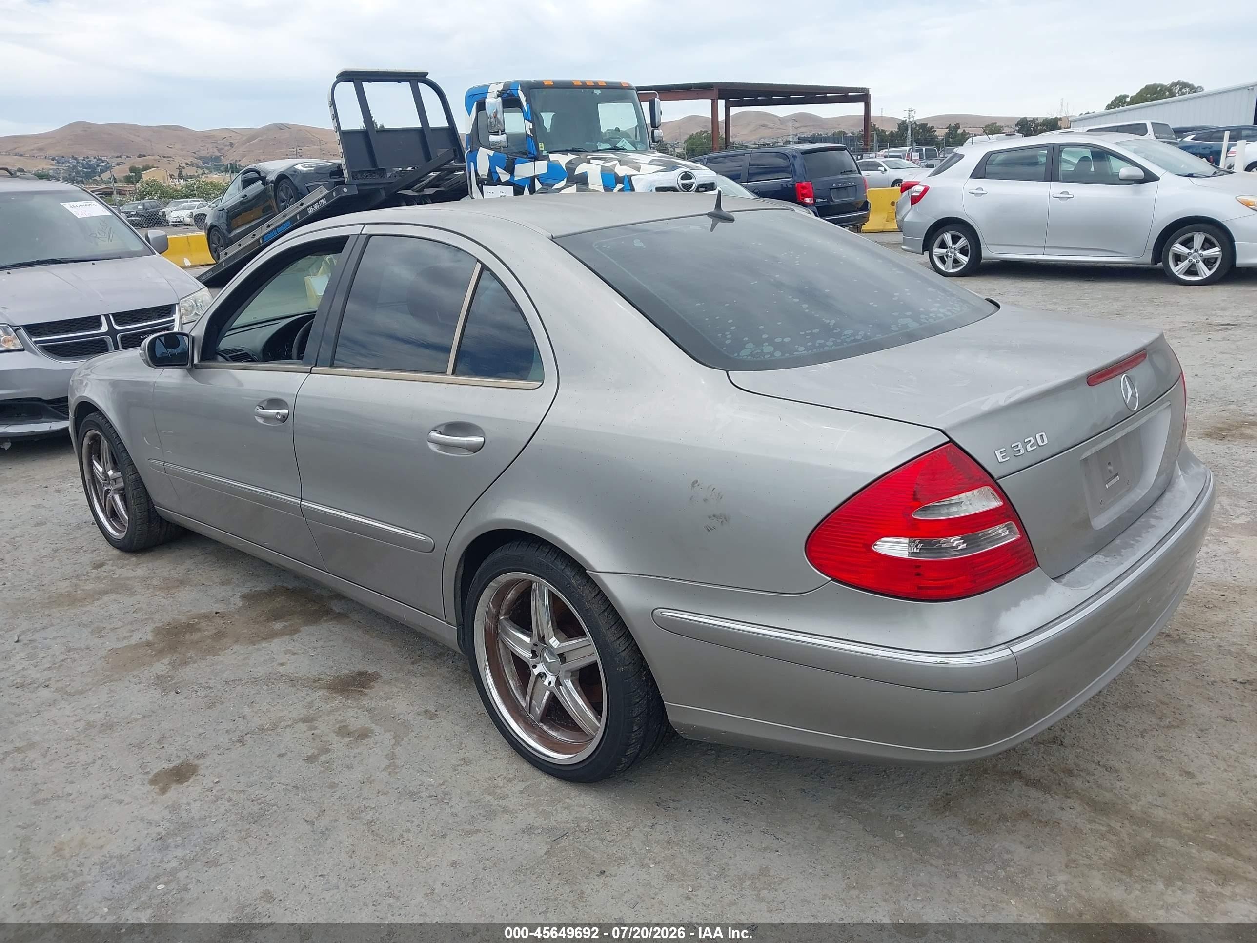 2005 Mercedes-benz E 320   Gray vin: WDBUF65J65A636233