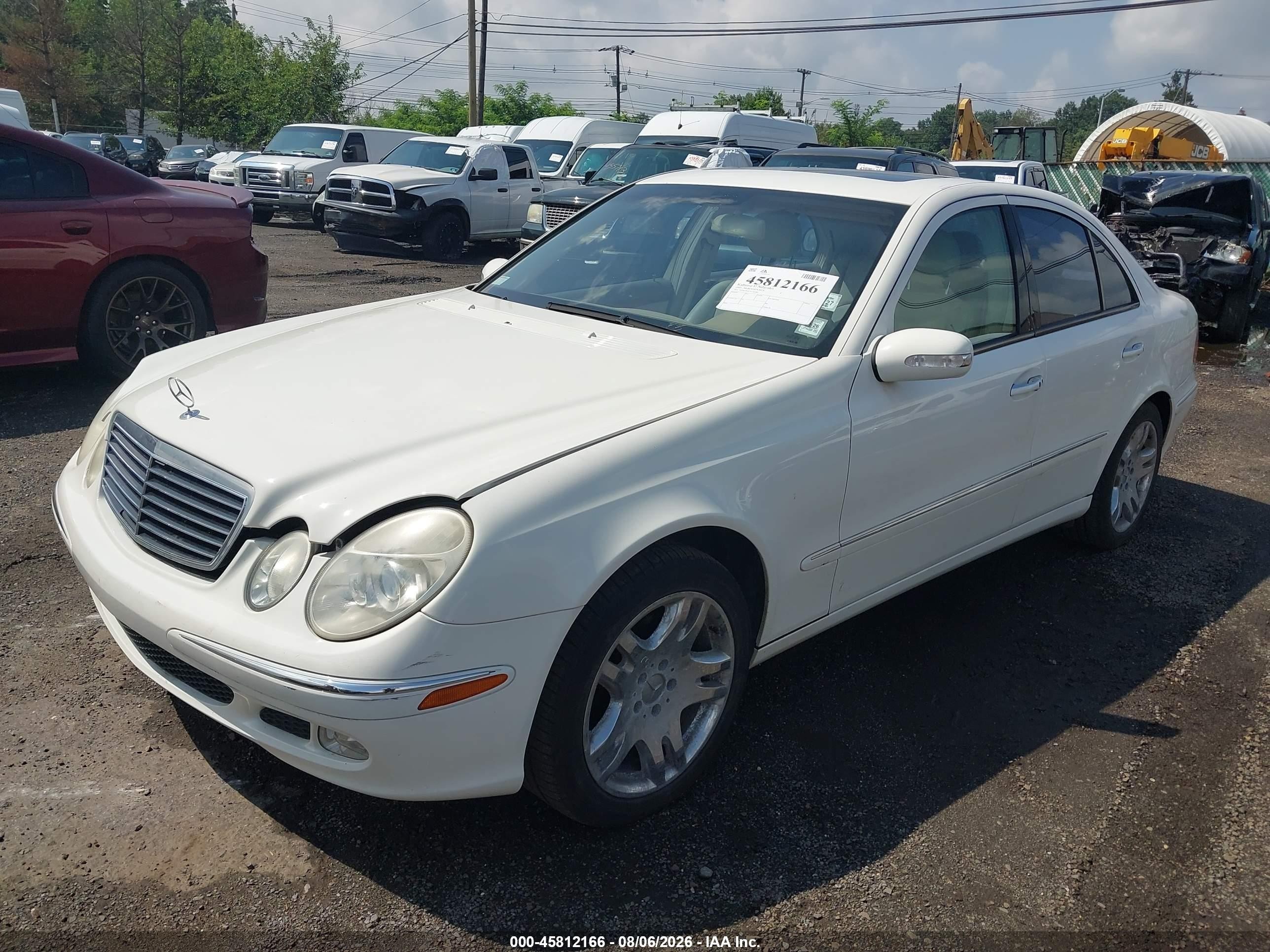 2003 Mercedes-benz E 320   White vin: WDBUF65J73A165481