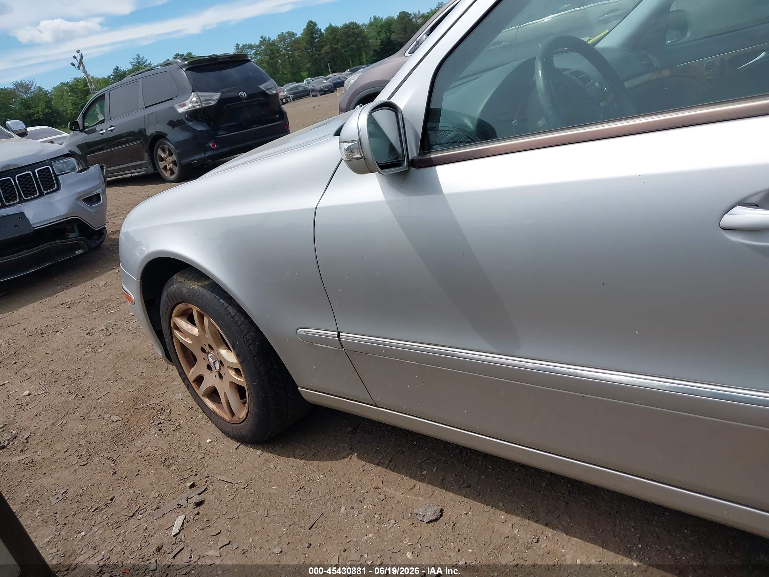 2004 Mercedes-benz E 320   Silver vin: WDBUF65J74A443541