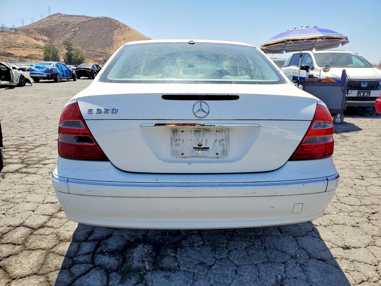 2004 Mercedes-benz E-class Белый vin: WDBUF65J74A502328