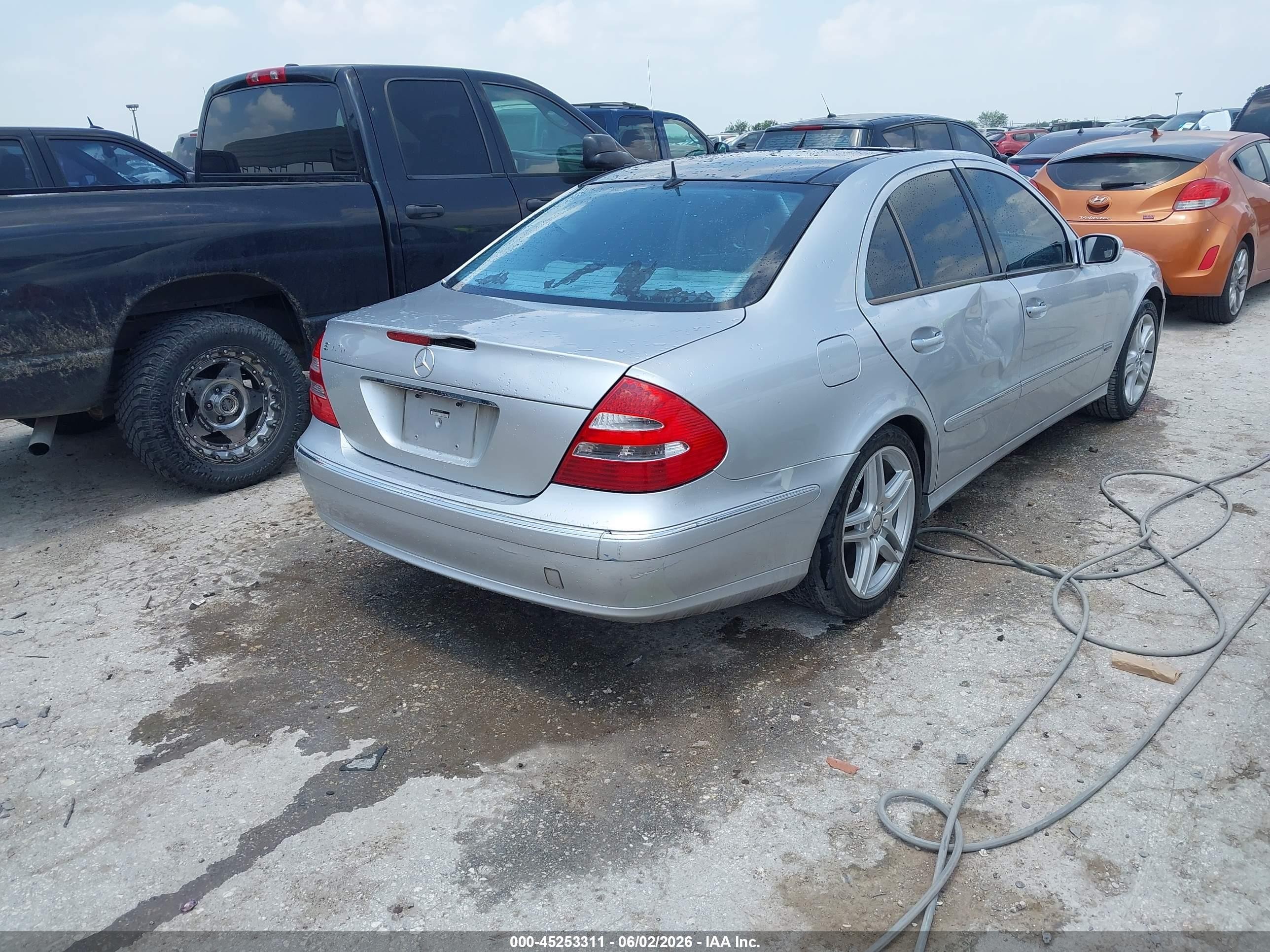 2004 Mercedes-benz E 320   Серебряный vin: WDBUF65J74X112875
