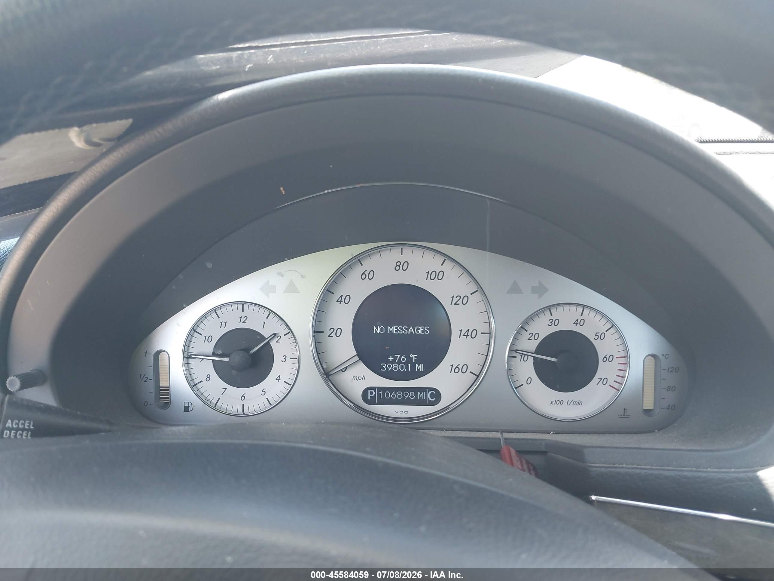 2005 Mercedes-benz E 320   White vin: WDBUF65J75A704149