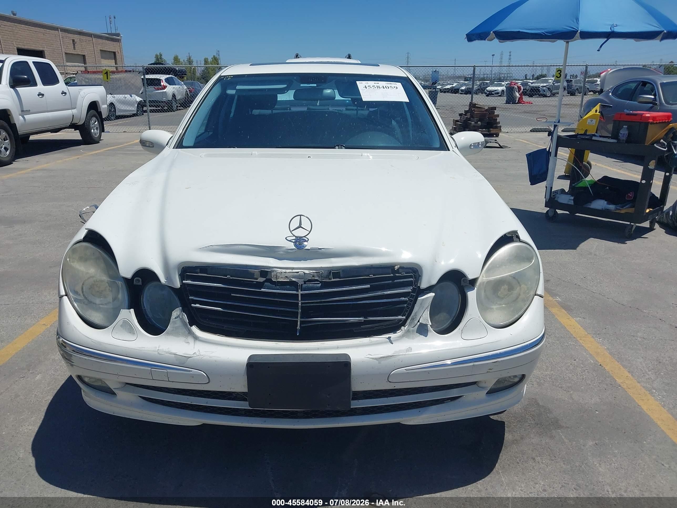 2005 Mercedes-benz E 320   White vin: WDBUF65J75A704149