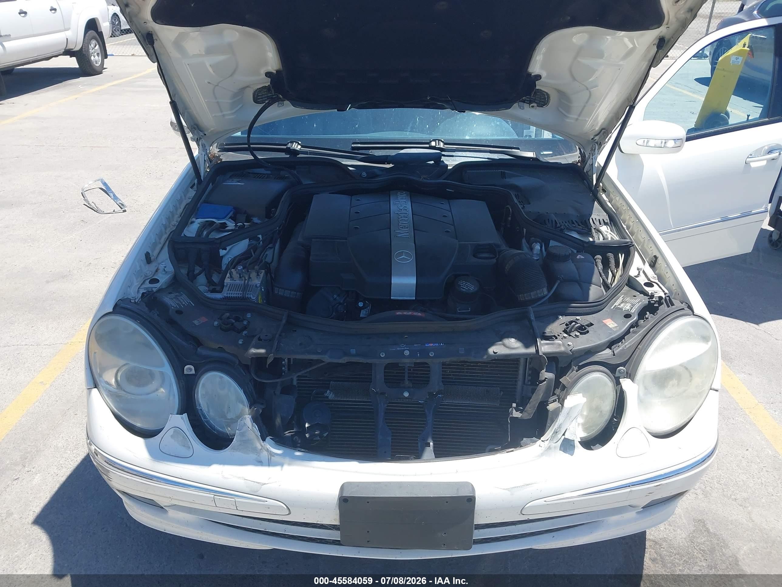 2005 Mercedes-benz E 320   White vin: WDBUF65J75A704149