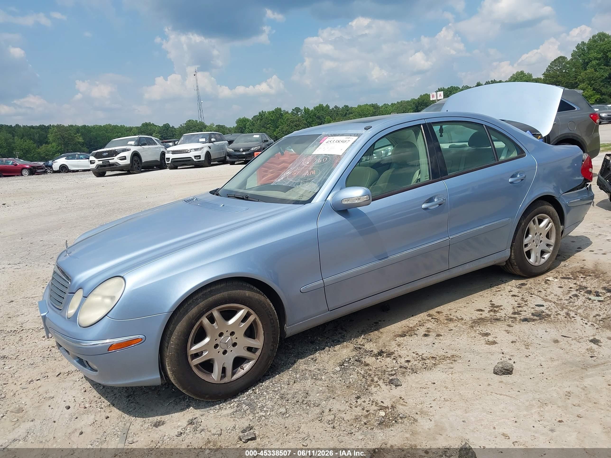 2003 Mercedes-benz E 320   Blue vin: WDBUF65J83A161035