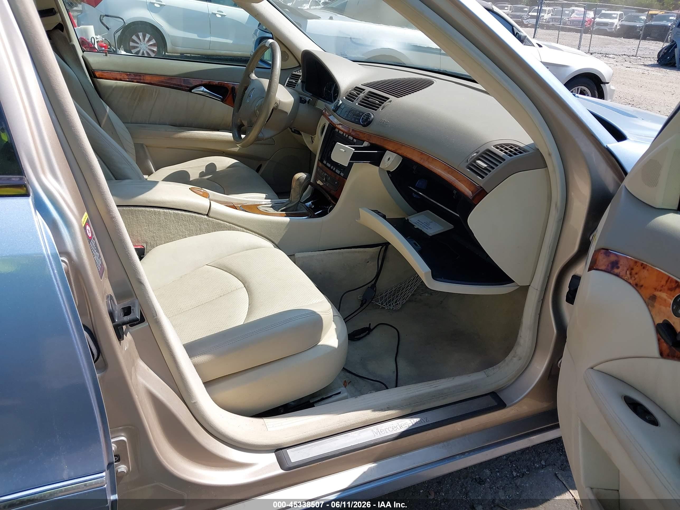2003 Mercedes-benz E 320   Blue vin: WDBUF65J83A161035