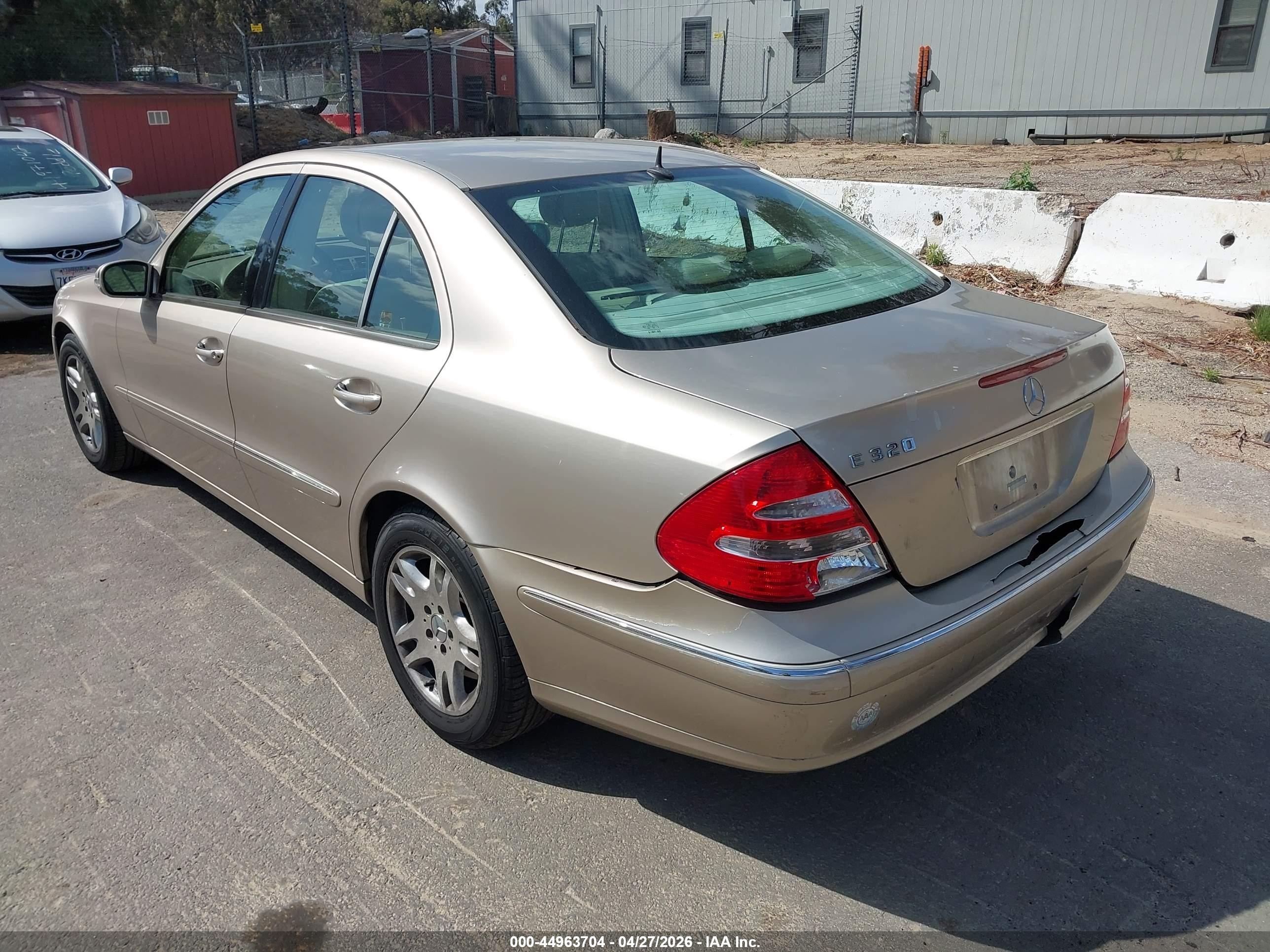 2003 Mercedes-benz E 320   Champagne vin: WDBUF65J83A257909