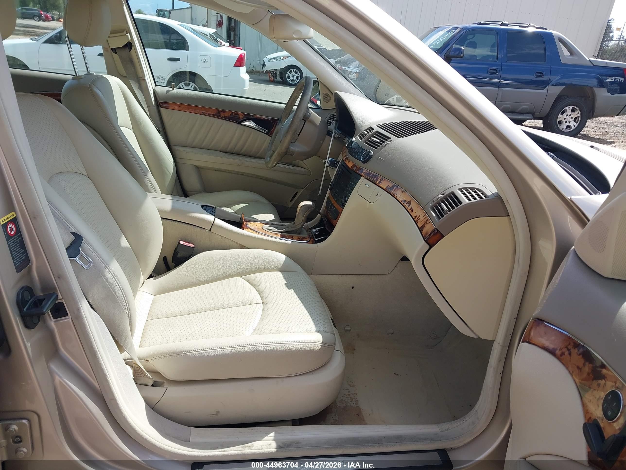2003 Mercedes-benz E 320   Champagne vin: WDBUF65J83A257909