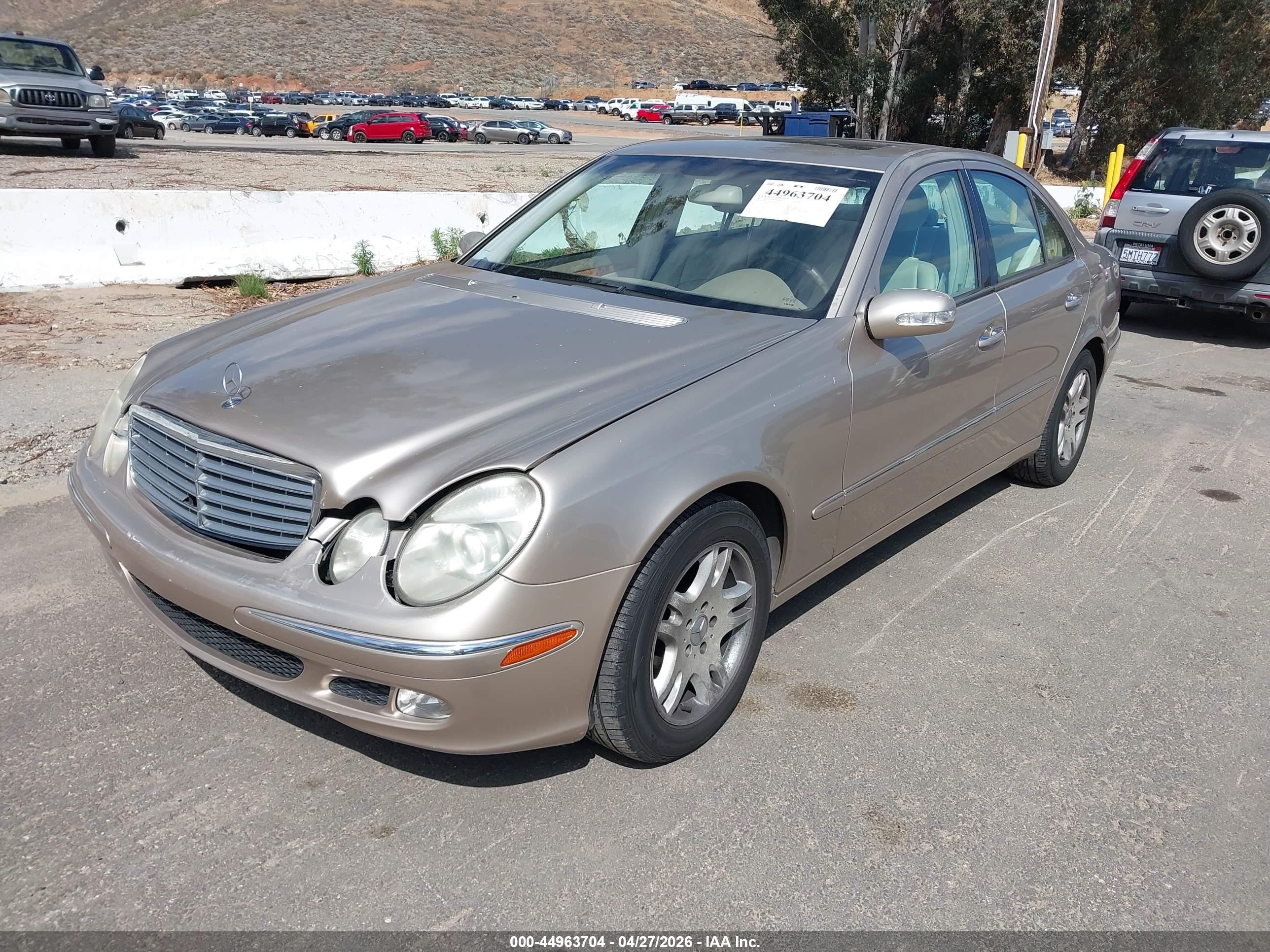 2003 Mercedes-benz E 320   Champagne vin: WDBUF65J83A257909