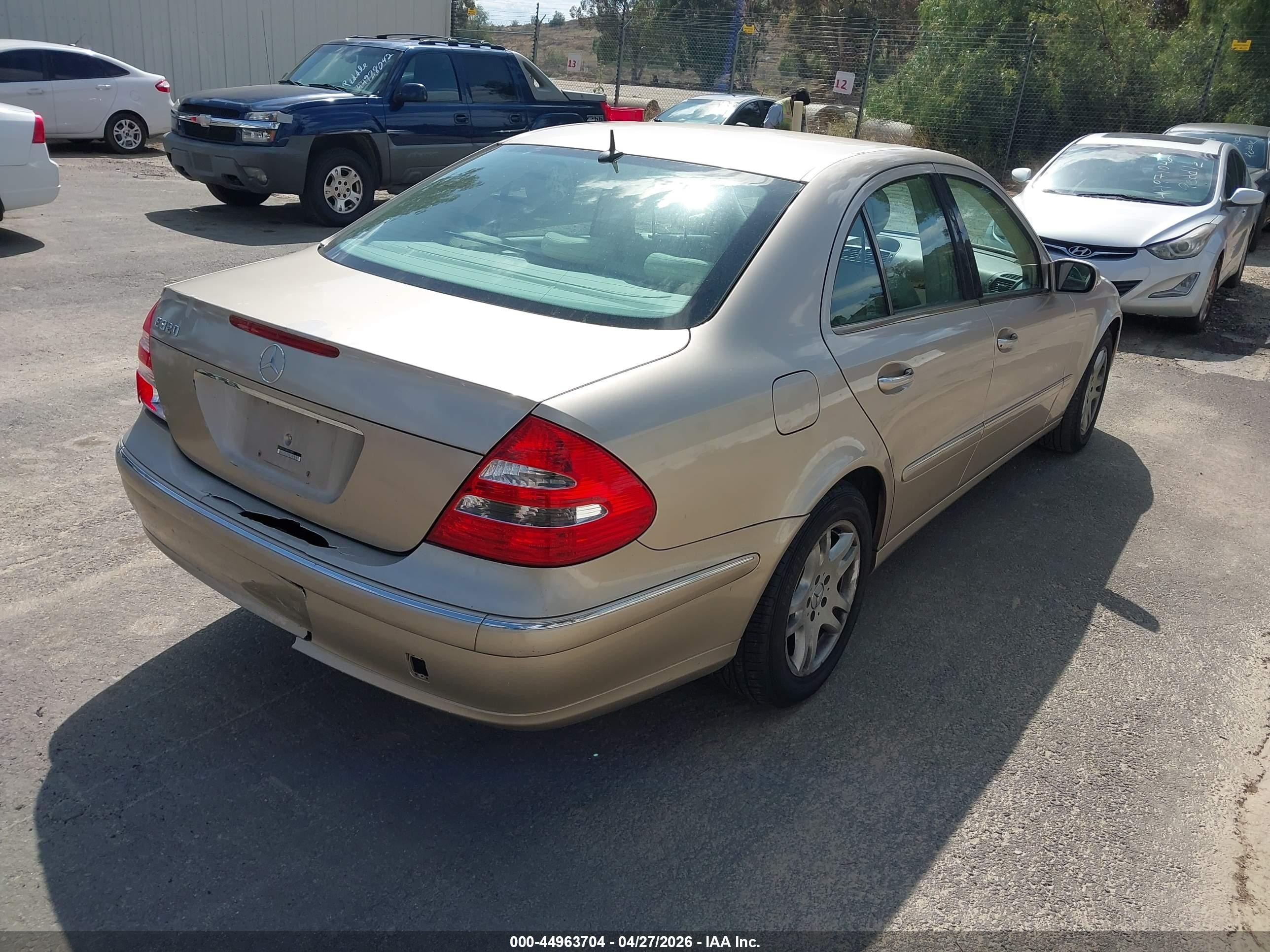 2003 Mercedes-benz E 320   Champagne vin: WDBUF65J83A257909