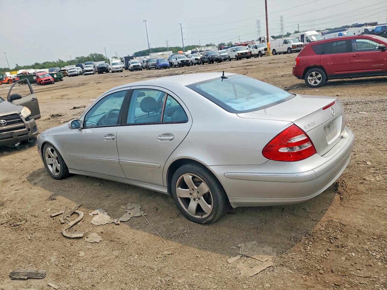 2004 Mercedes-benz E 320 Silver vin: WDBUF65J84A436629