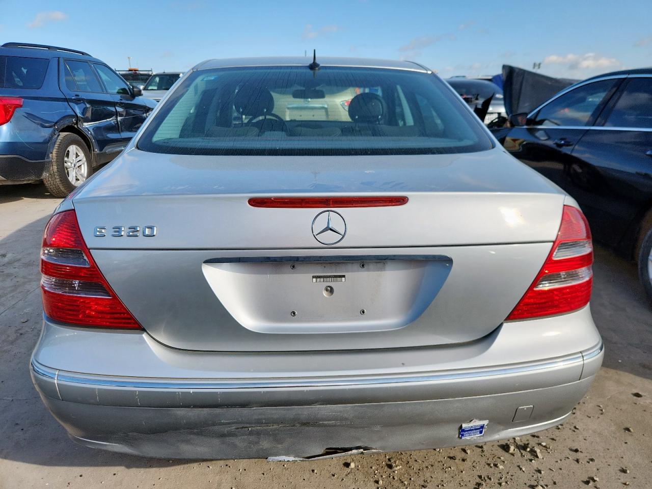 2004 Mercedes-benz E 320 Silver vin: WDBUF65J84A492604