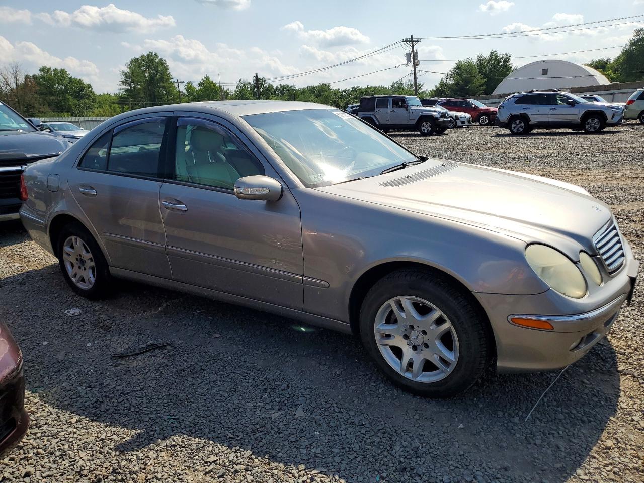 2005 Mercedes-benz E Silver vin: WDBUF65J85A658783