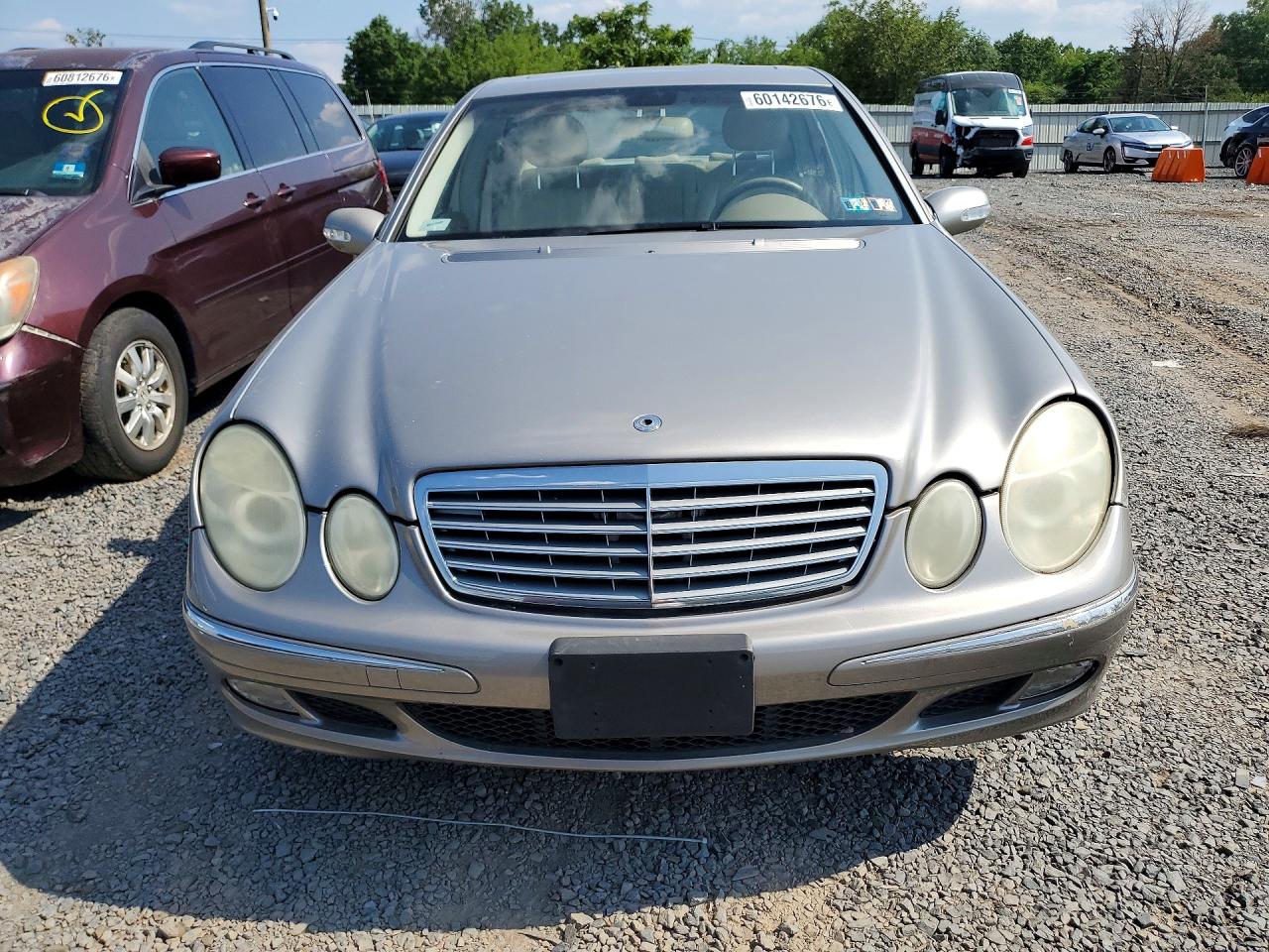 2005 Mercedes-benz E Silver vin: WDBUF65J85A658783
