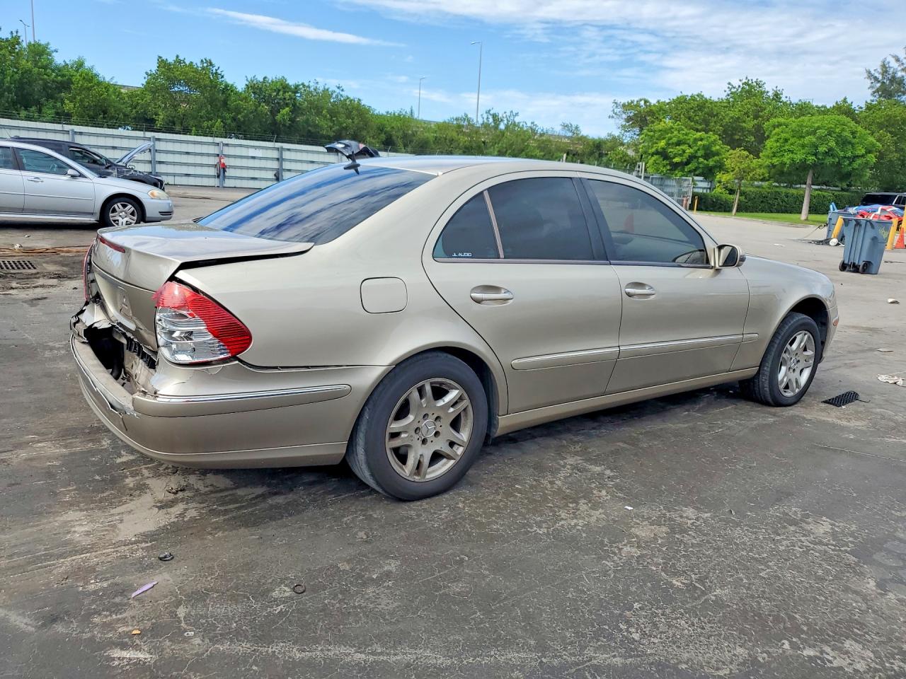 2003 Mercedes-benz E 320 Золотой vin: WDBUF65J93A154580