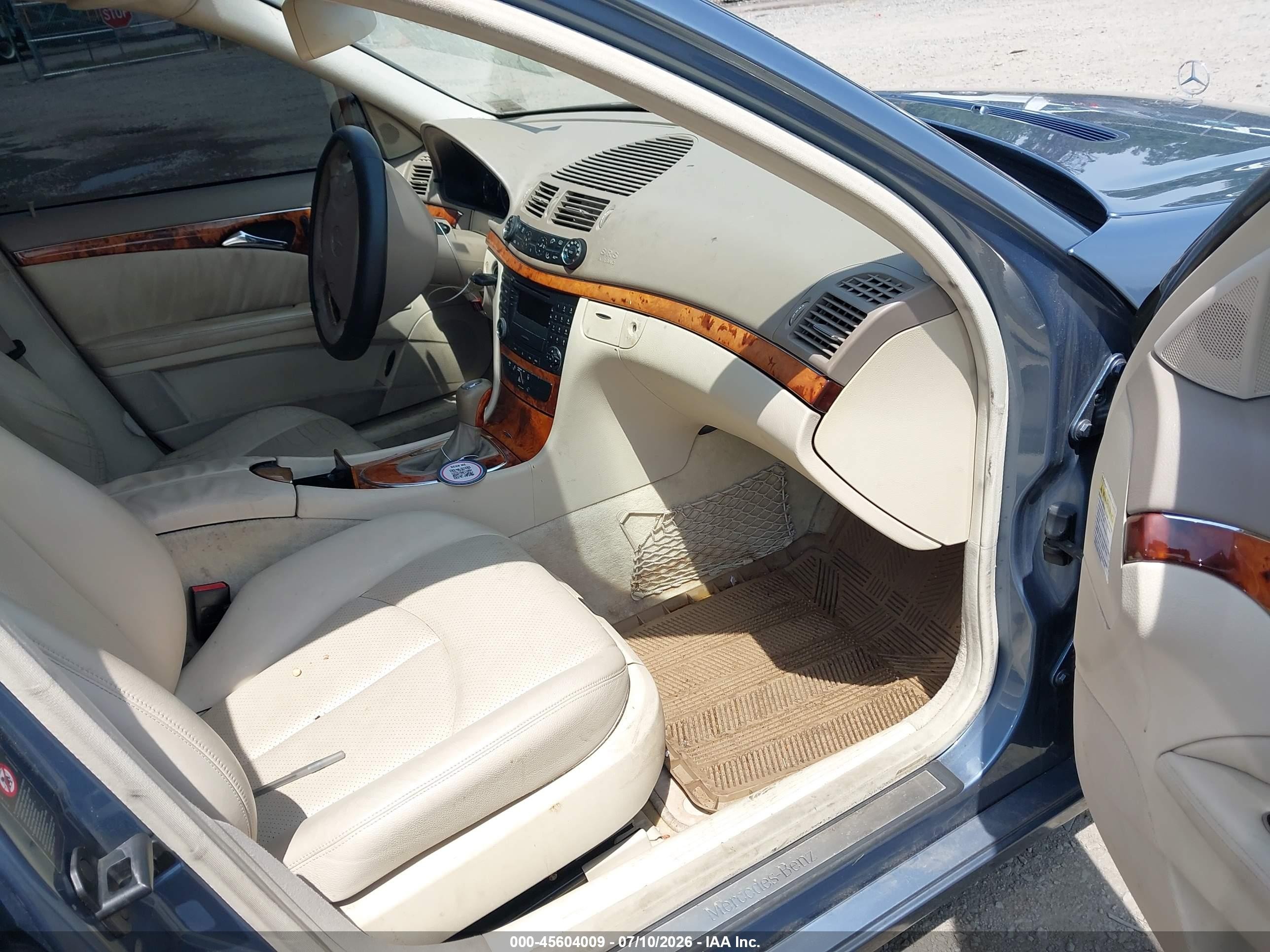 2003 Mercedes-benz E 320   Blue vin: WDBUF65J93A179589