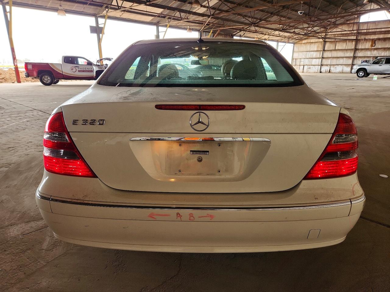 2003 Mercedes-benz E 320 White vin: WDBUF65J93A293236