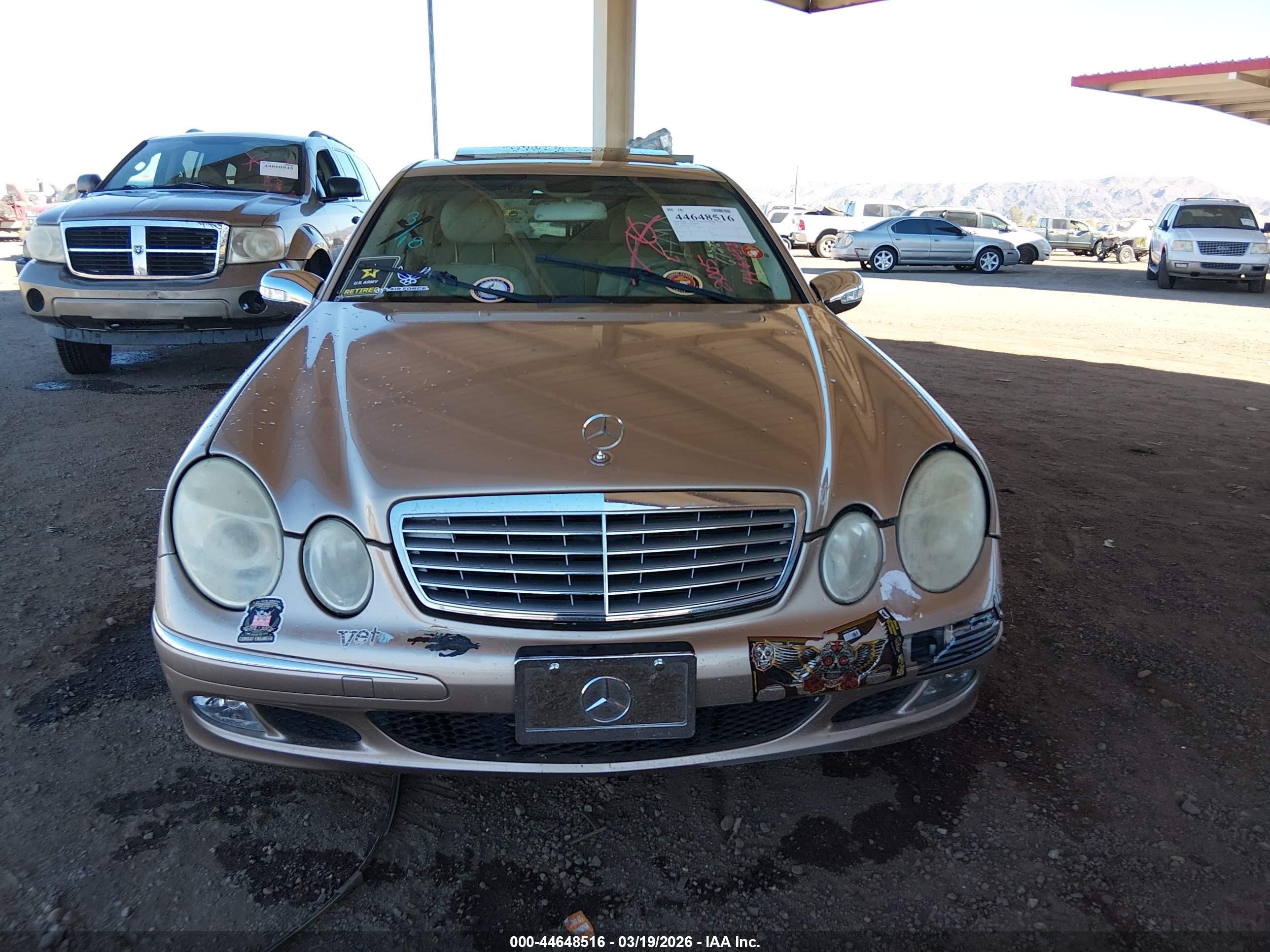 2005 Mercedes-benz E 320   Золотой vin: WDBUF65J95A617675