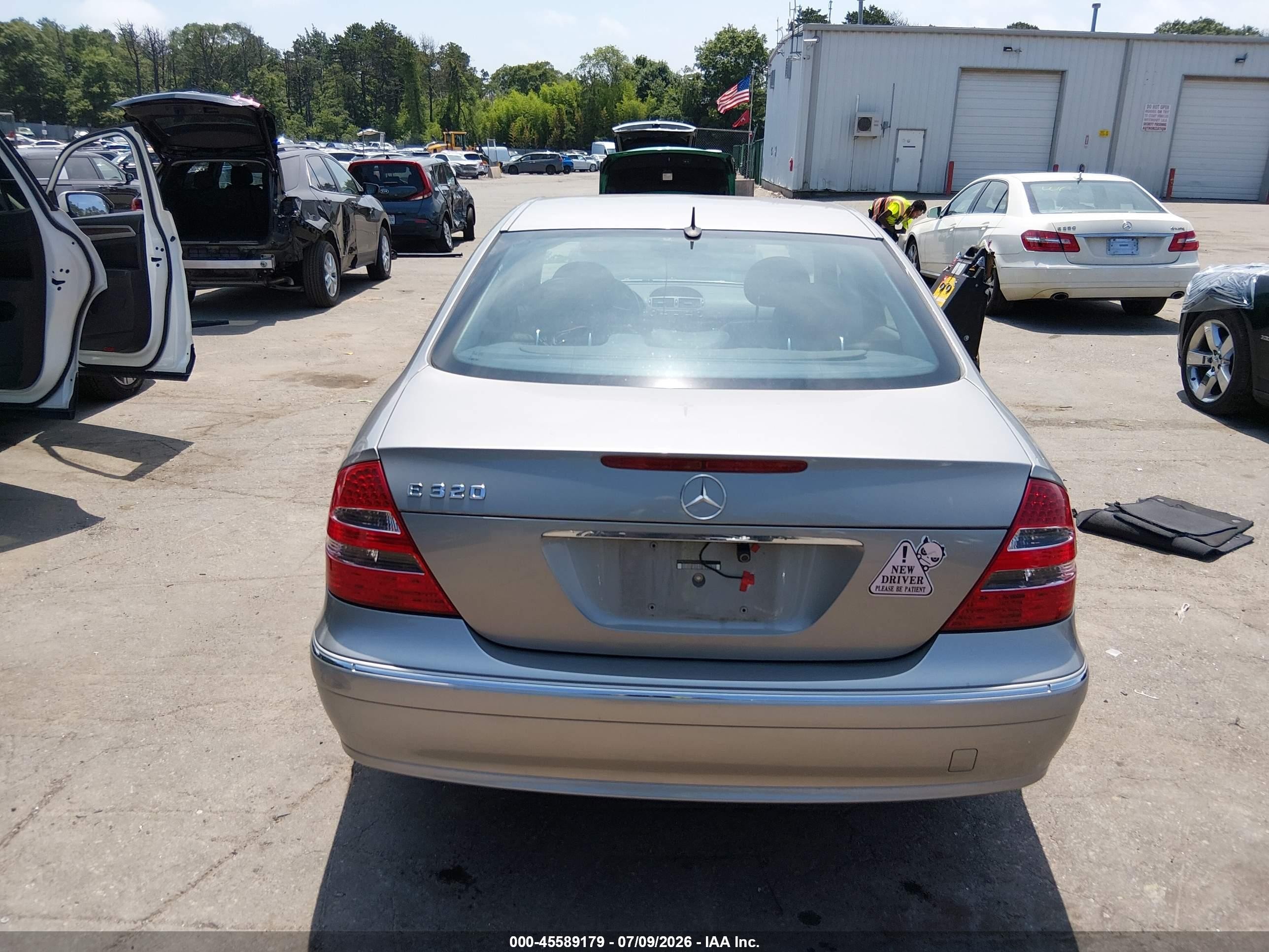 2004 Mercedes-benz E 320   Silver vin: WDBUF65JX4A425860