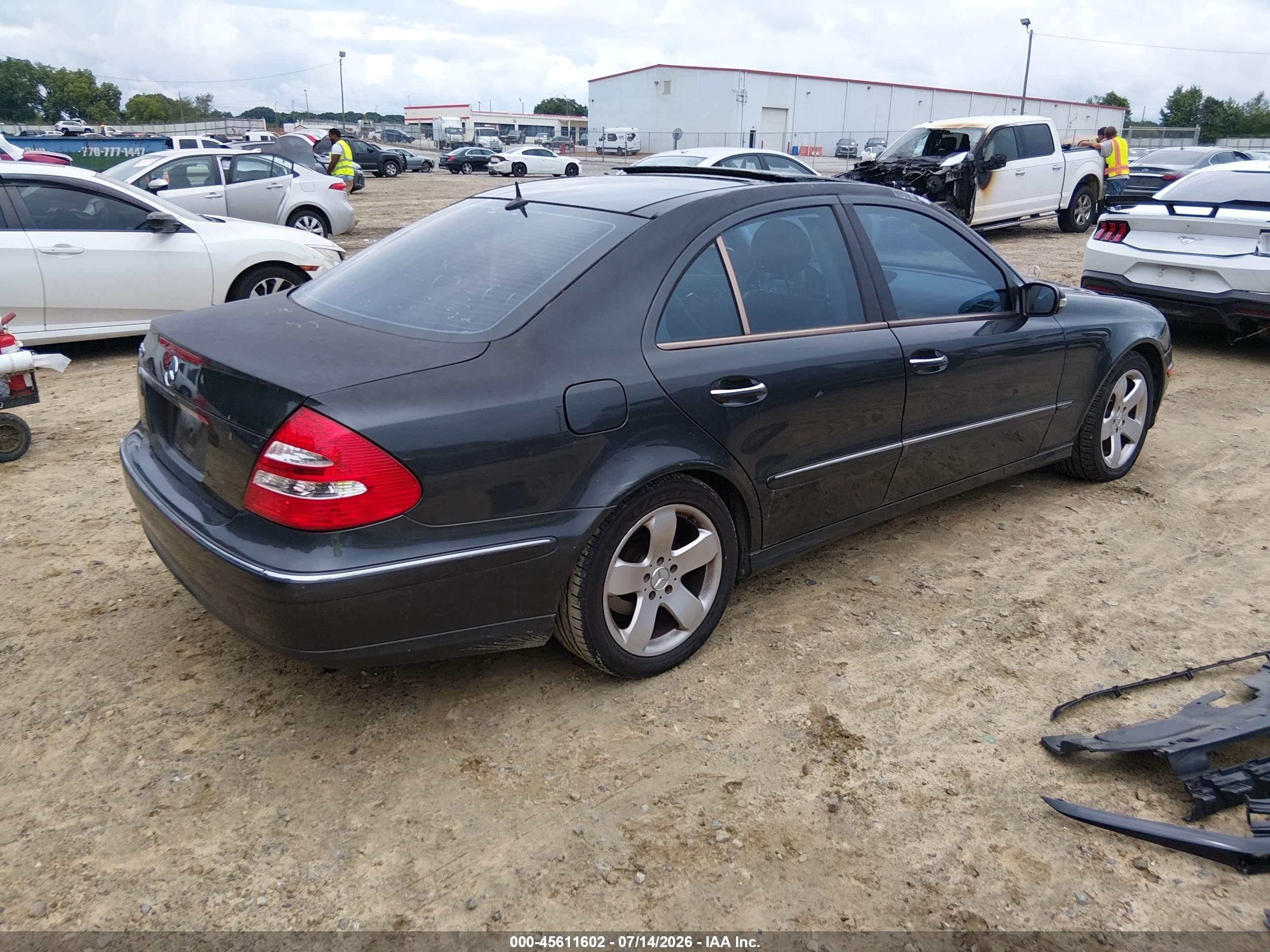 2004 Mercedes-benz E 320   Черный vin: WDBUF65JX4X112045
