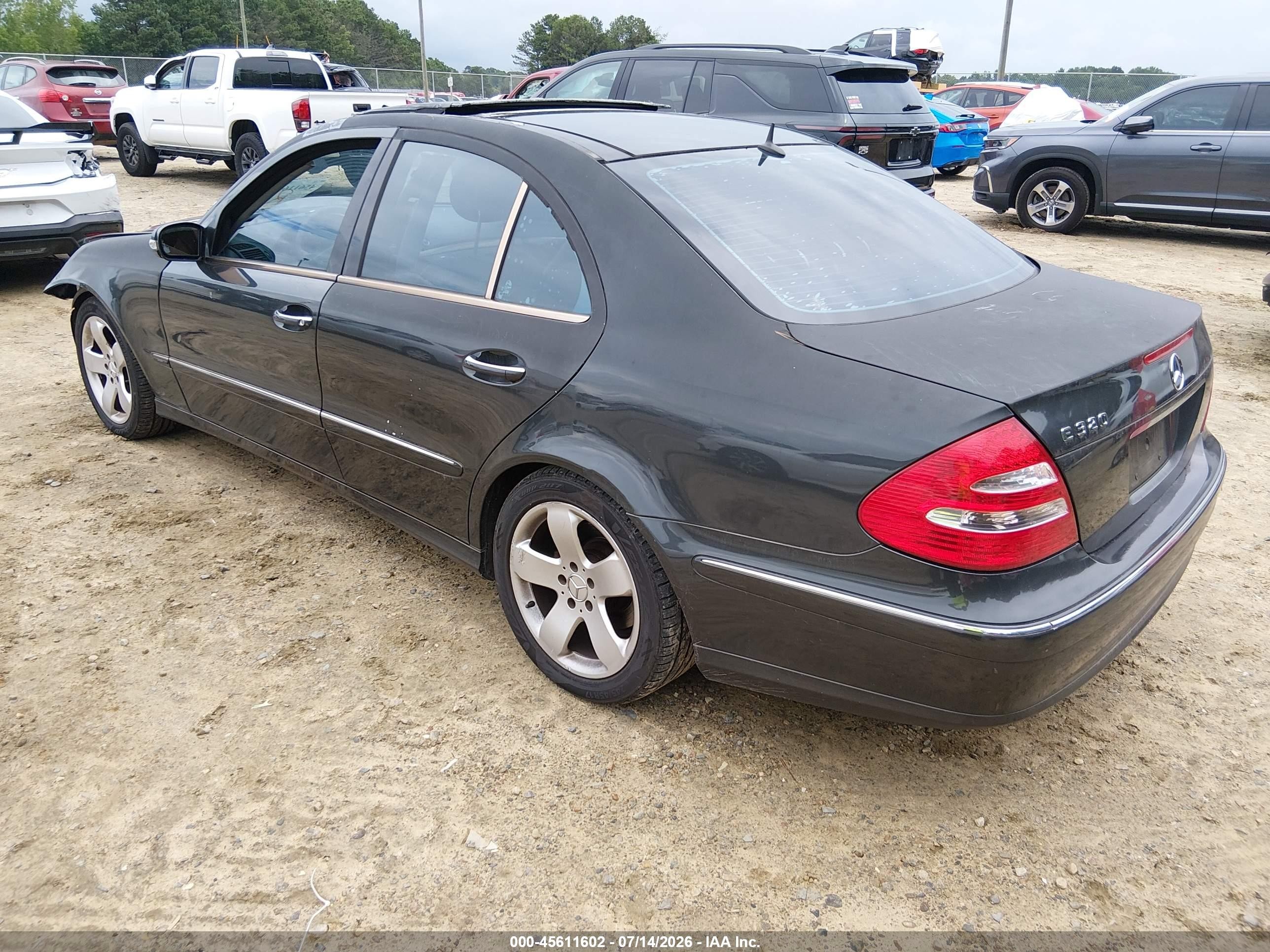 2004 Mercedes-benz E 320   Черный vin: WDBUF65JX4X112045