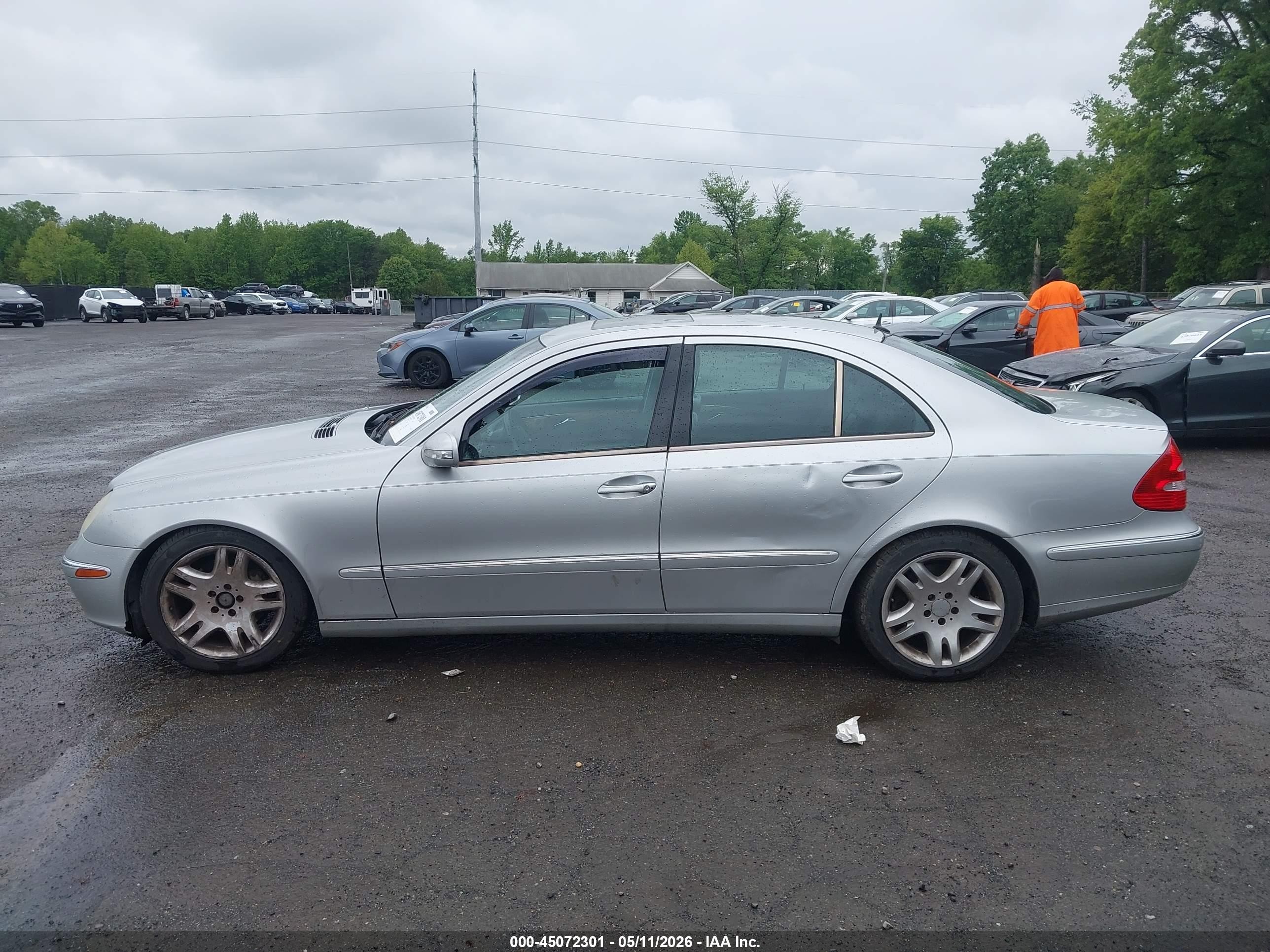 2003 Mercedes-benz E 500   Silver vin: WDBUF70J13A123174