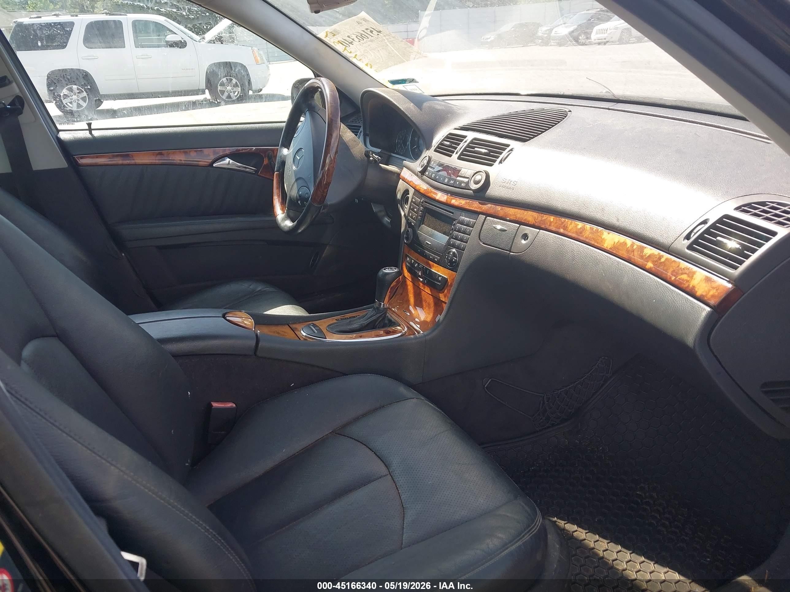 2003 Mercedes-benz E 500   Black vin: WDBUF70J33A094437