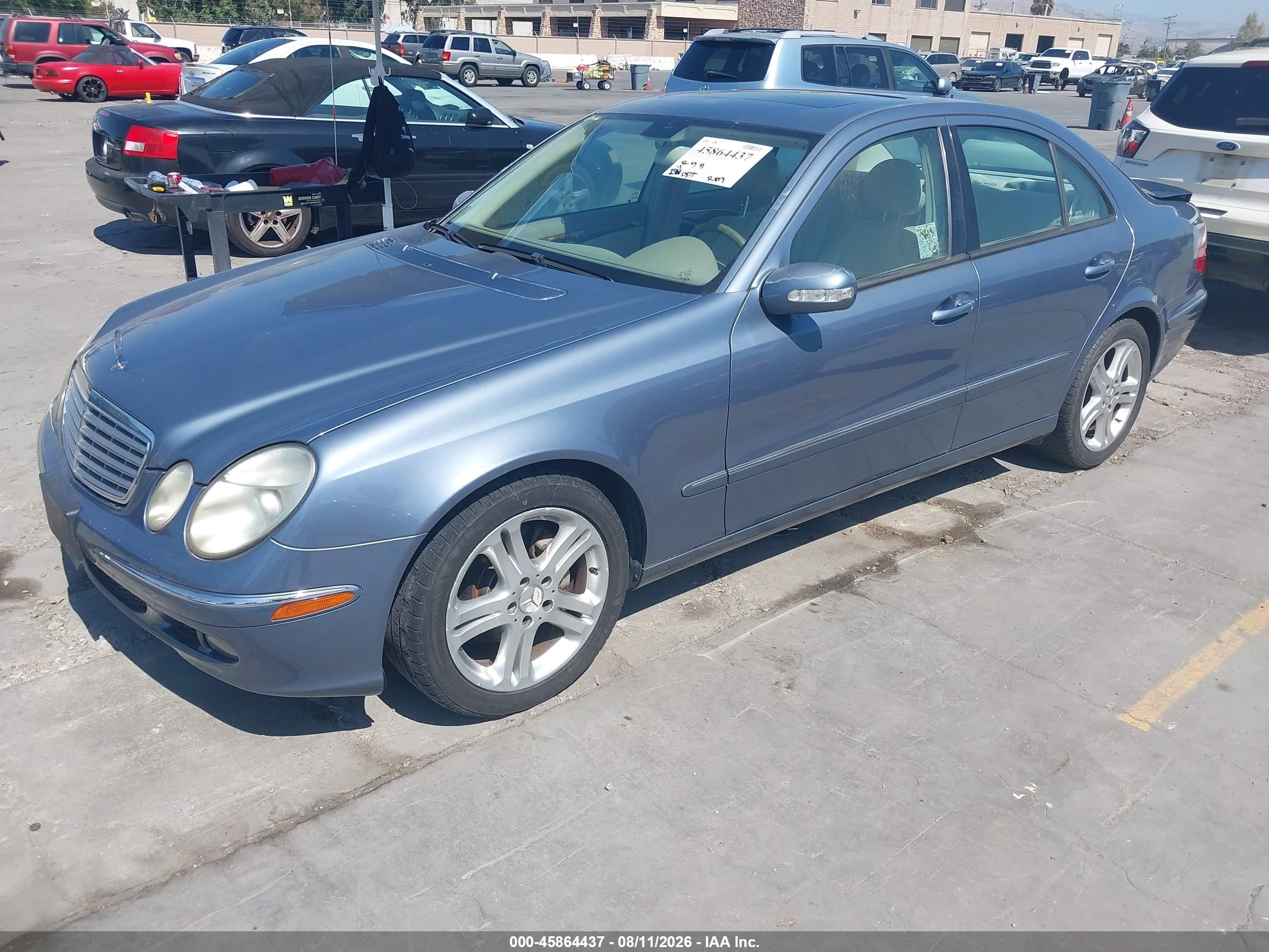 2005 Mercedes-benz E 500   Blue vin: WDBUF70J45A751345