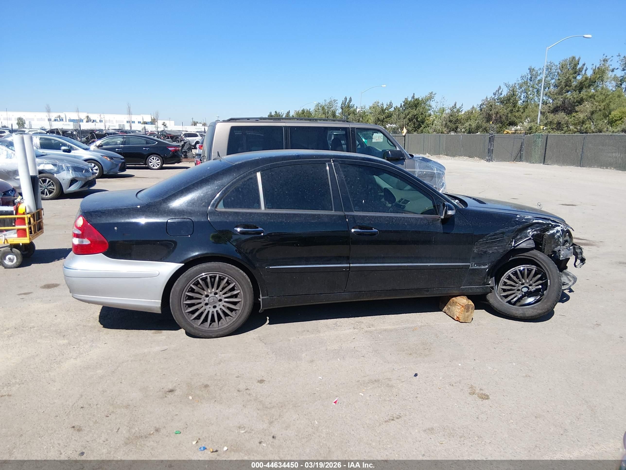 2005 Mercedes-benz E 500   Черный vin: WDBUF70J55A662495