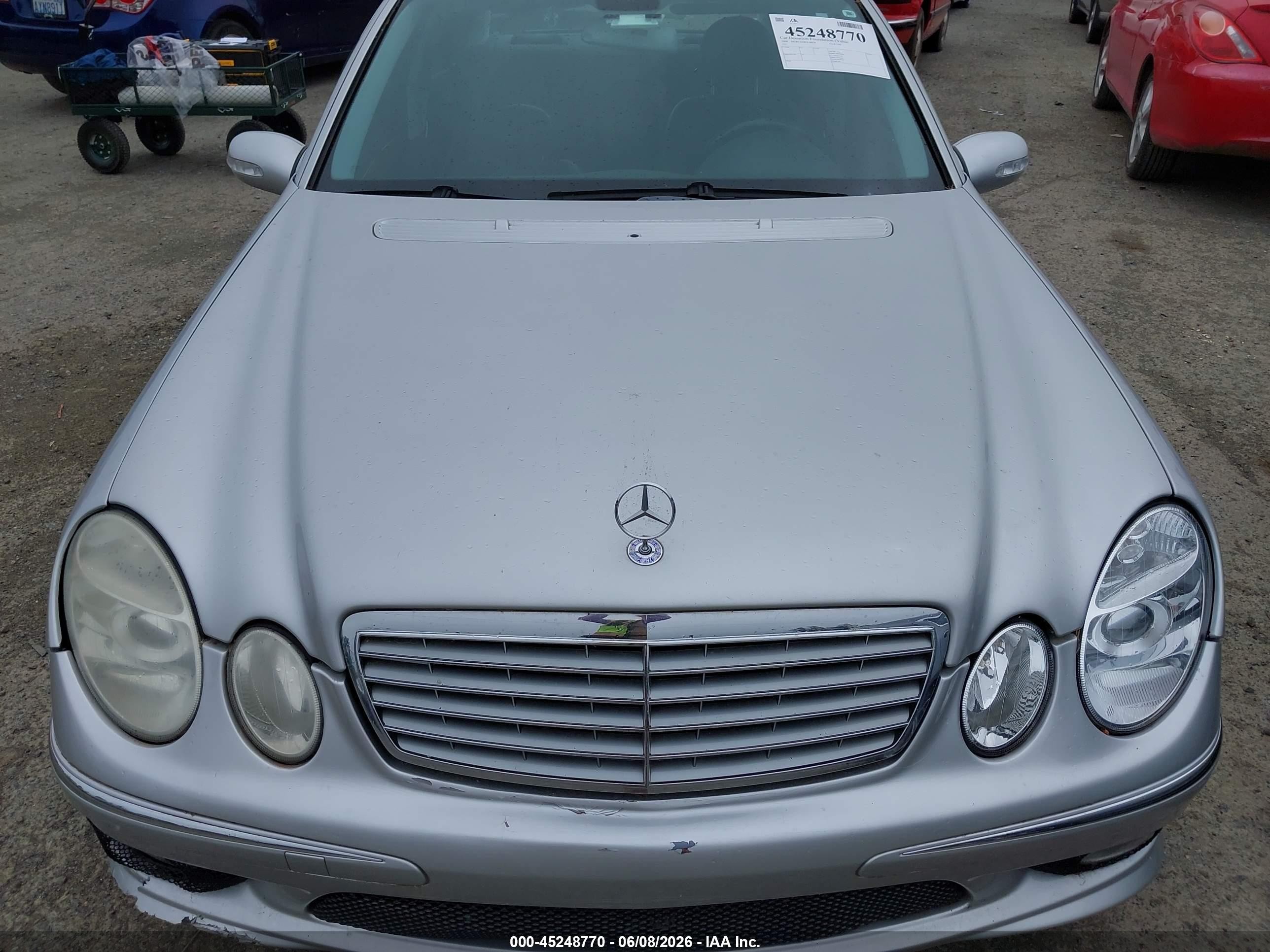 2005 Mercedes-benz E 500   Silver vin: WDBUF70J55A767358