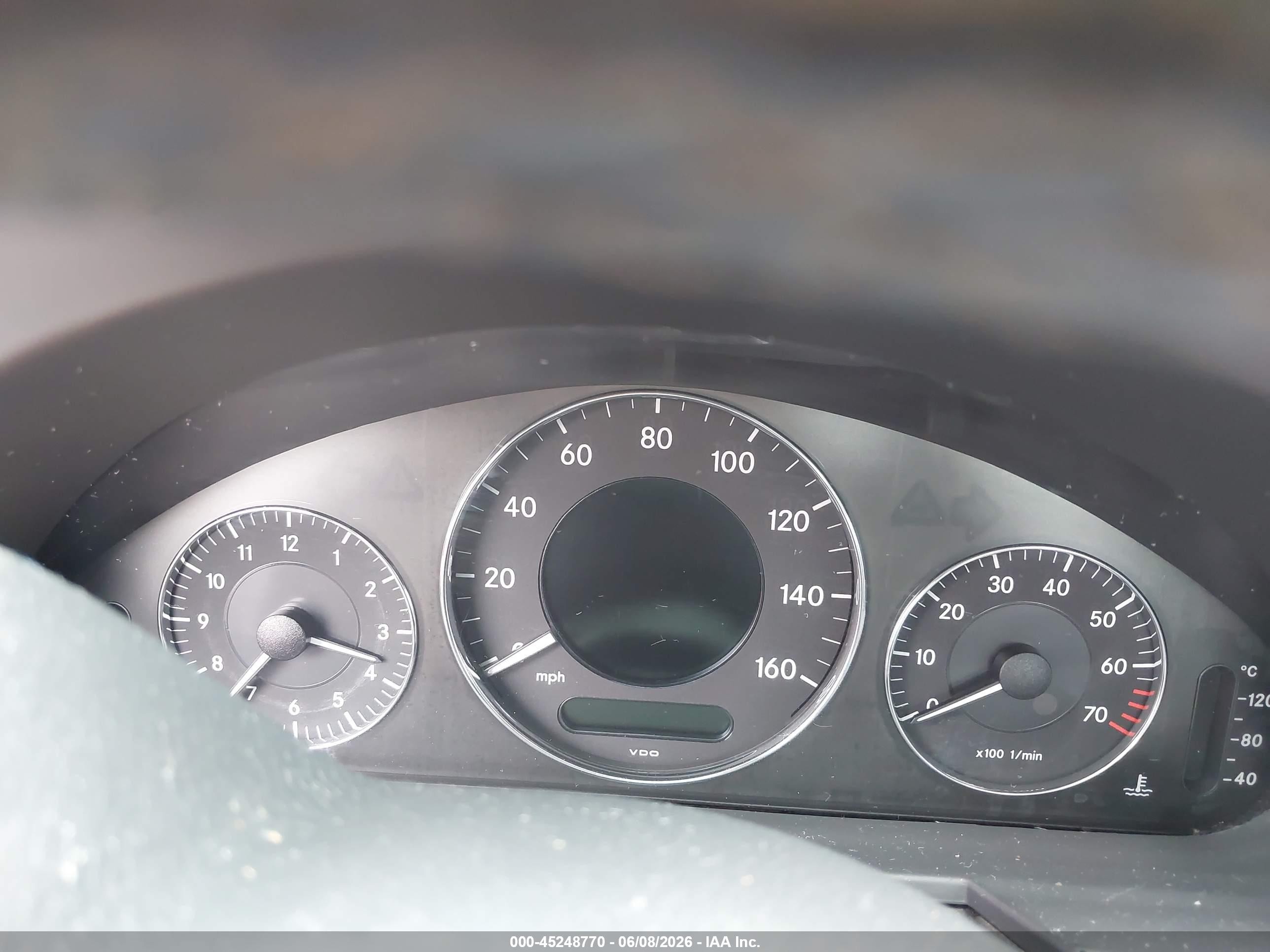 2005 Mercedes-benz E 500   Silver vin: WDBUF70J55A767358