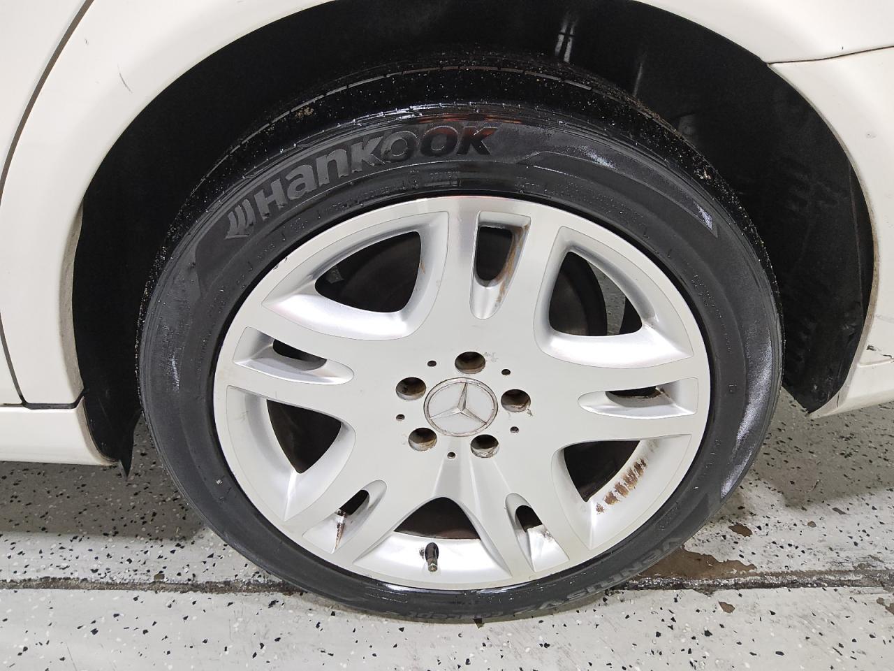 2004 Mercedes-benz E 500 Белый vin: WDBUF70J84A589993 Damage: Left Rear Wheel, Curb Rash, 1/2 To 1 Inch