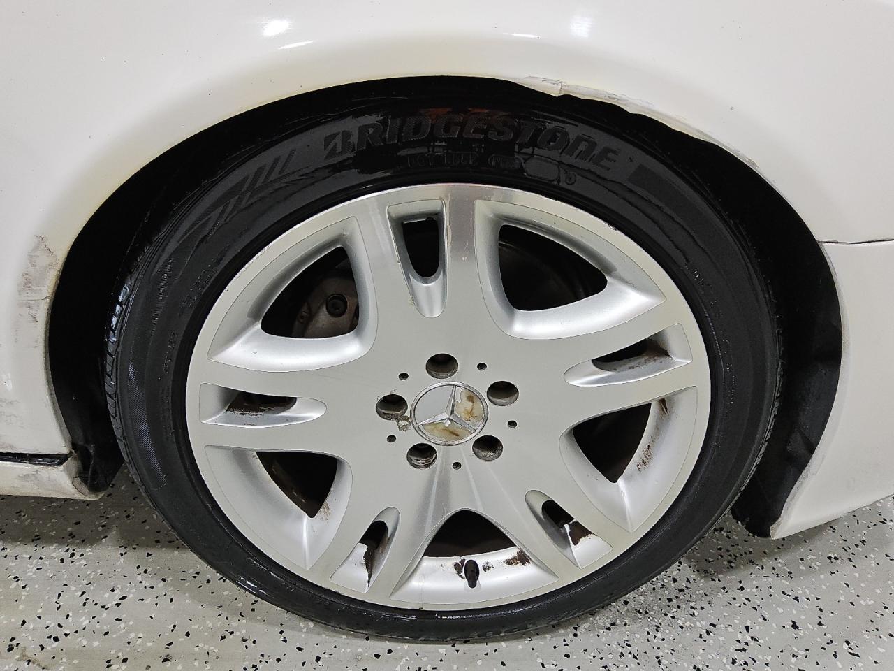 2004 Mercedes-benz E 500 Белый vin: WDBUF70J84A589993 Damage: Right Front Wheel, Curb Rash, 1 To 2 Inches