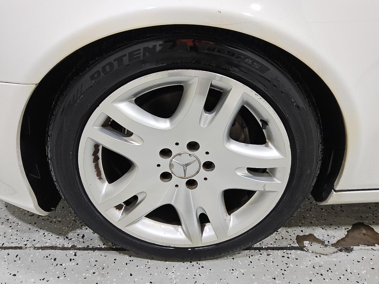 2004 Mercedes-benz E 500 Белый vin: WDBUF70J84A589993 Damage: Left Front Wheel, Curb Rash, 4 To 5 Inches