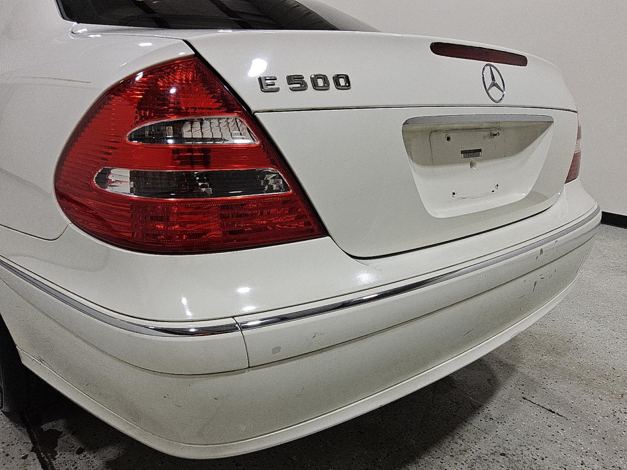 2004 Mercedes-benz E 500 Белый vin: WDBUF70J84A589993 Damage: Rear Bumper, Previous Repair, Substandard Repair