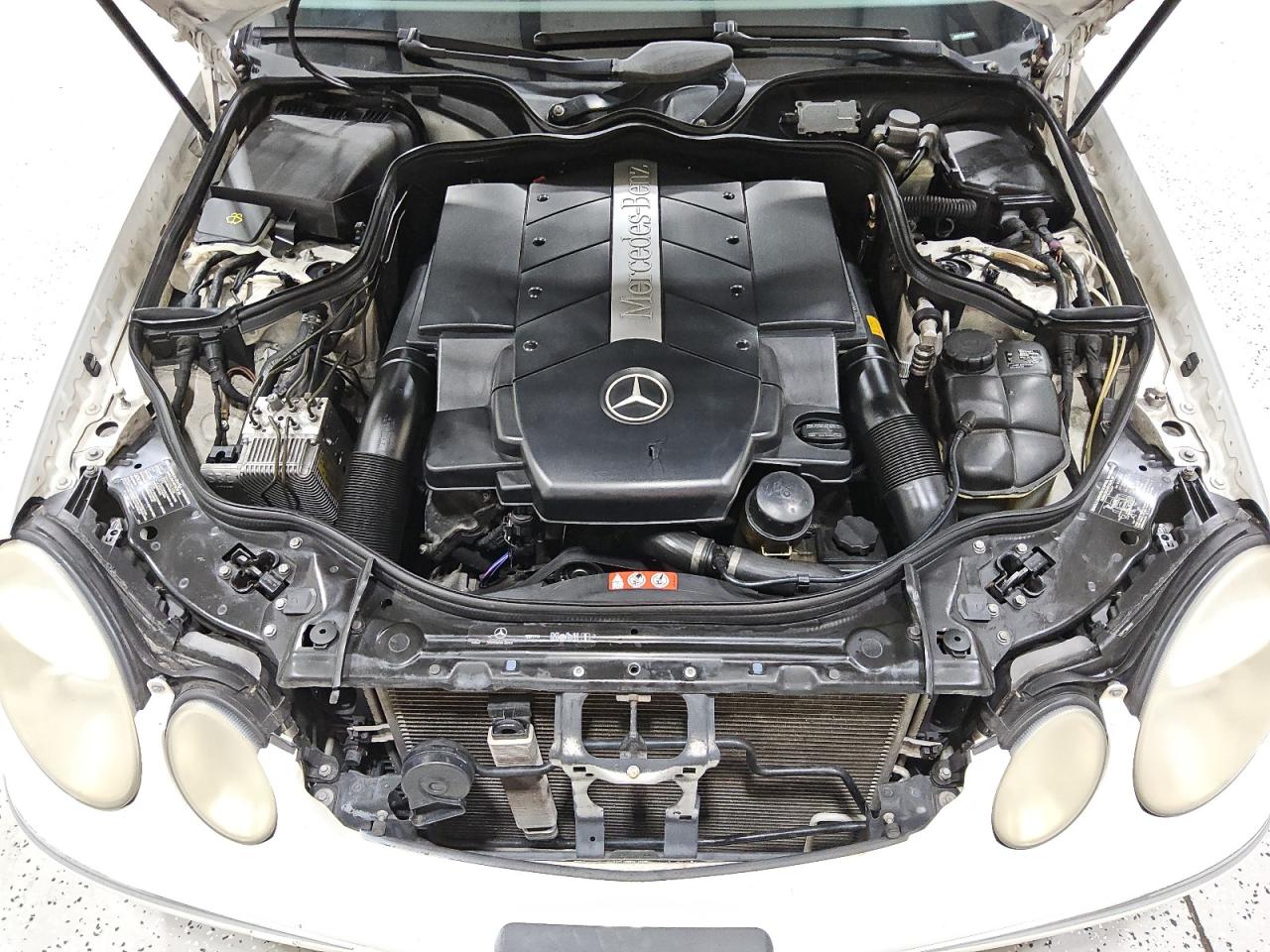2004 Mercedes-benz E 500 Белый vin: WDBUF70J84A589993 Damage: Right Head Lamp, Inoperable, Repair Required