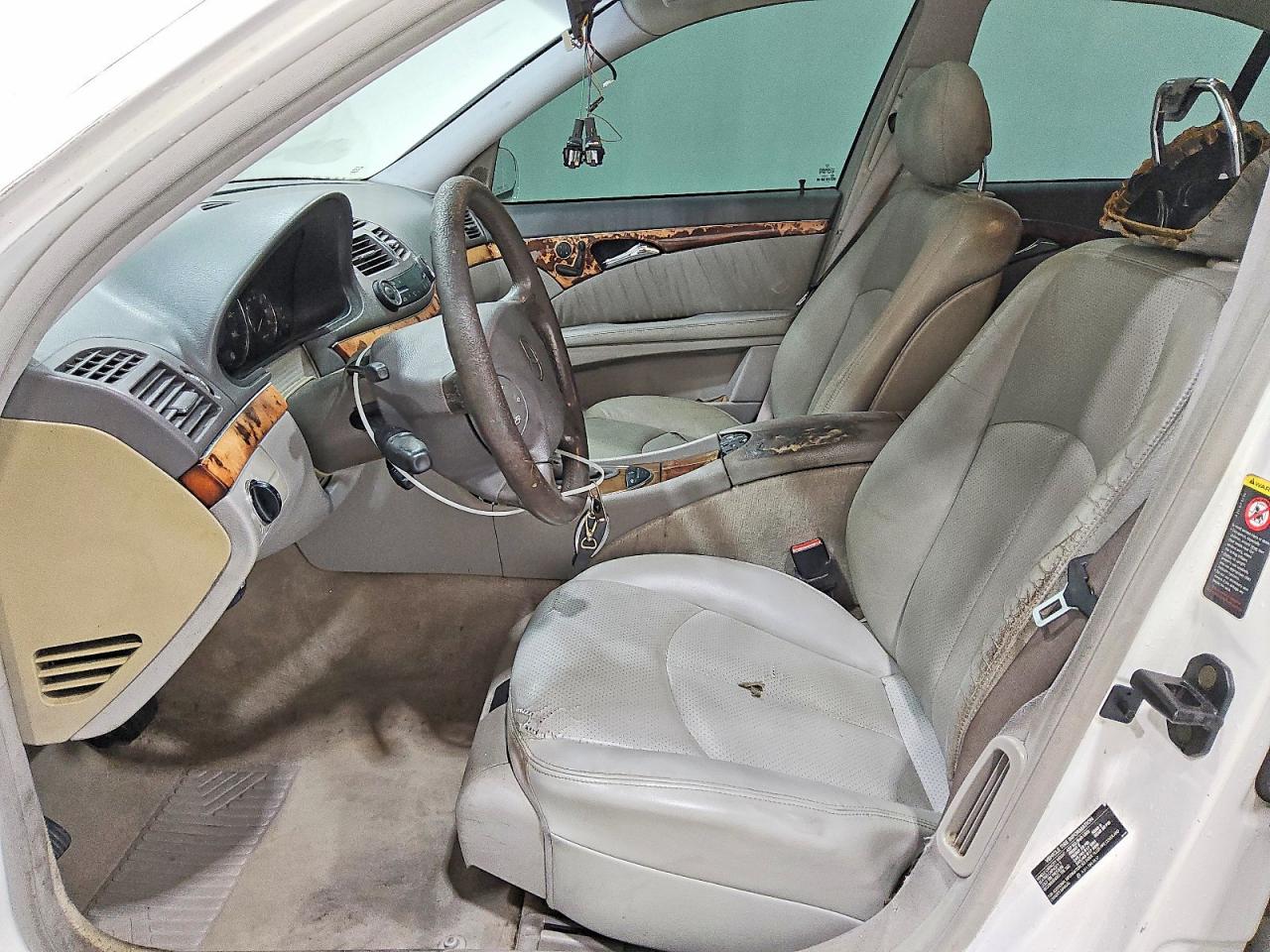 2004 Mercedes-benz E 500 Белый vin: WDBUF70J84A589993
