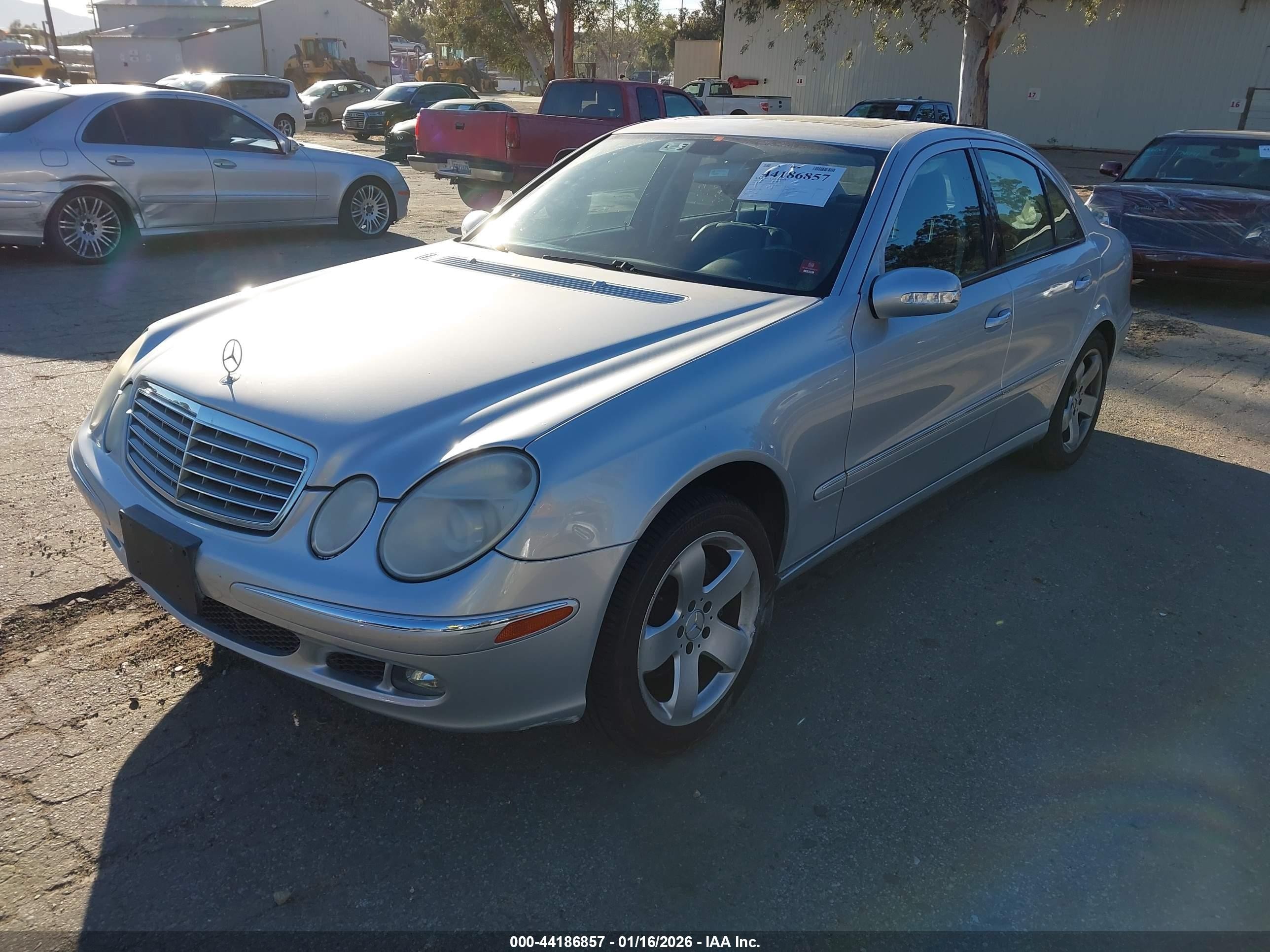 2006 Mercedes-benz E 500   Серебряный vin: WDBUF70J86A895739
