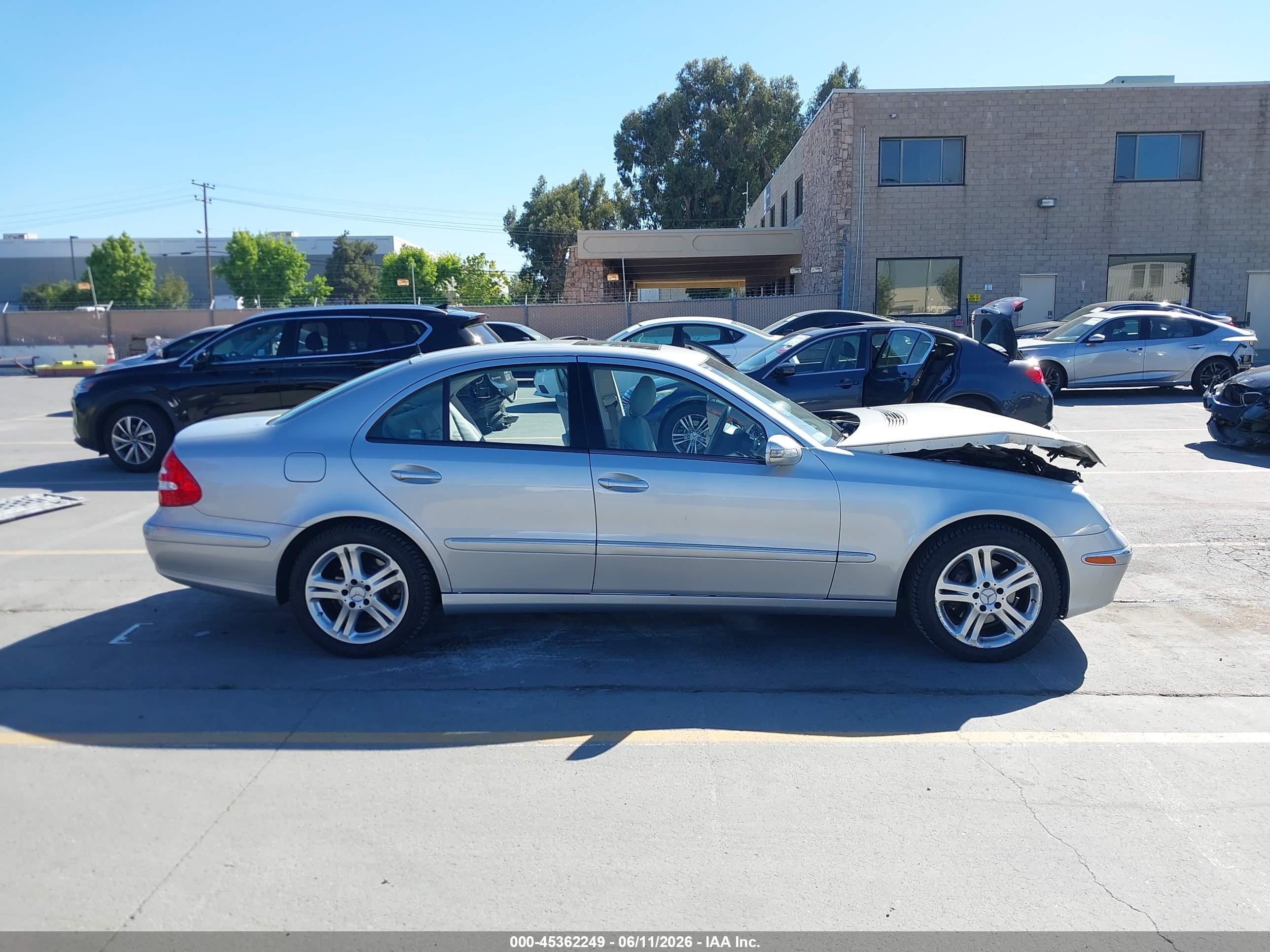 2004 Mercedes-benz E 500   Серый vin: WDBUF70J94A470317