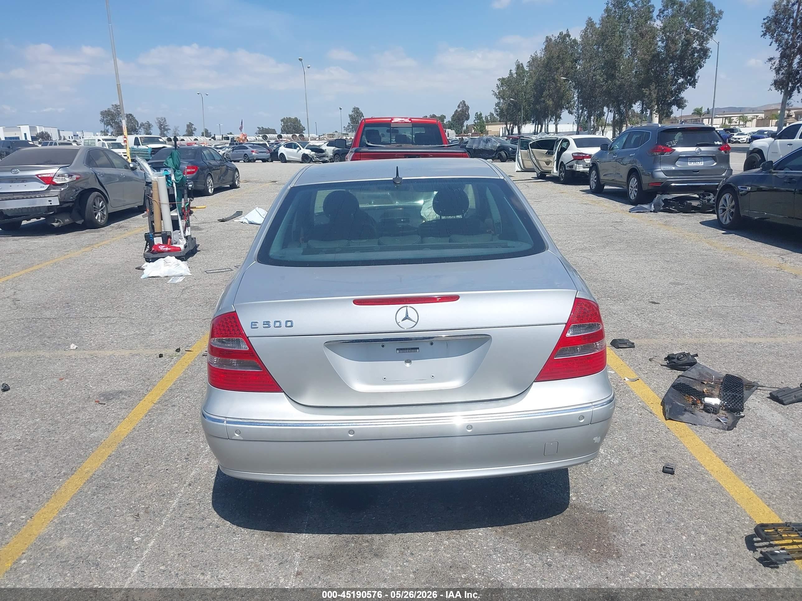 2003 Mercedes-benz E 500   Серебряный vin: WDBUF70JX3A182742
