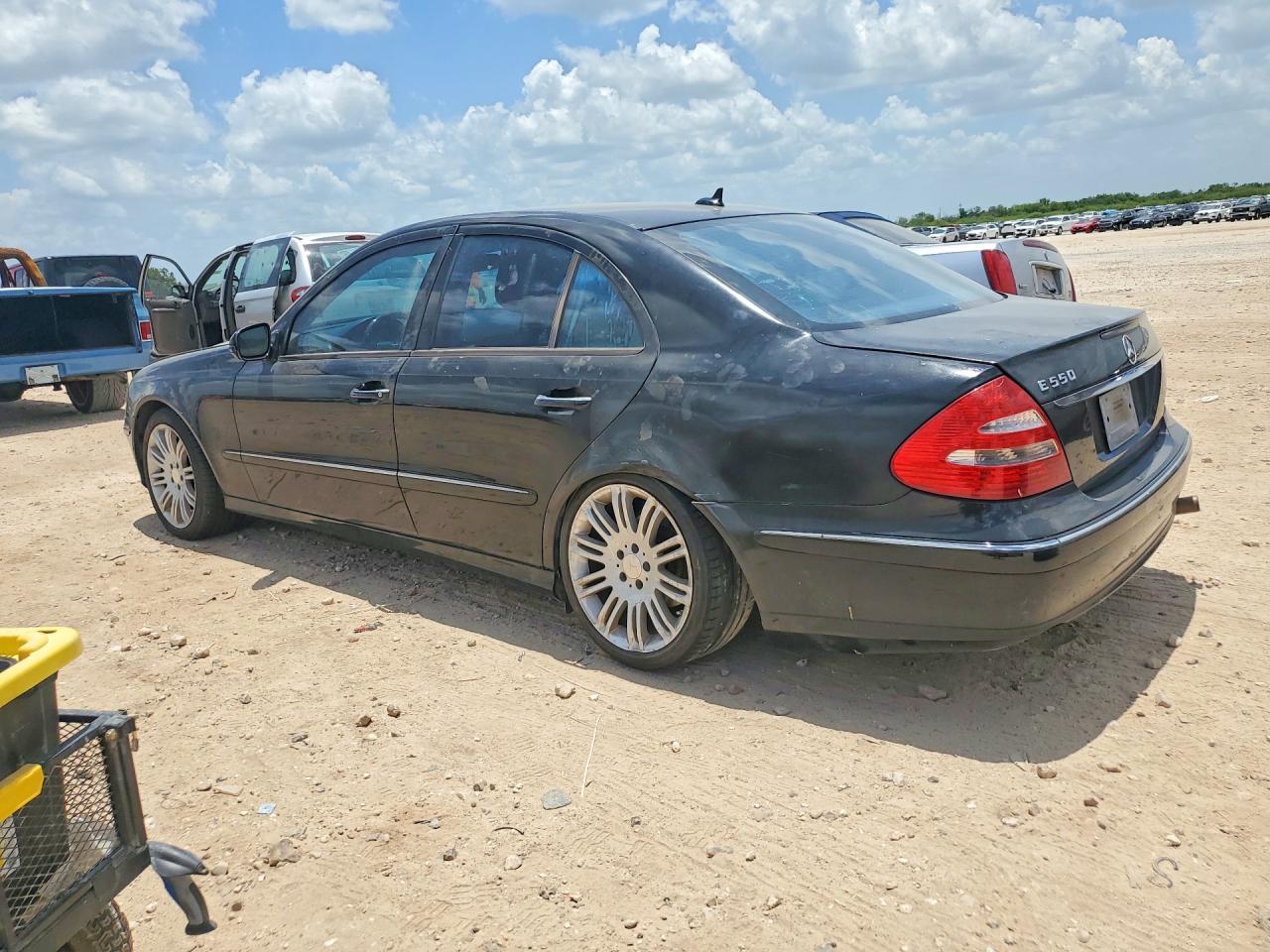 2008 Mercedes-benz E 550 Black vin: WDBUF72X08B246614